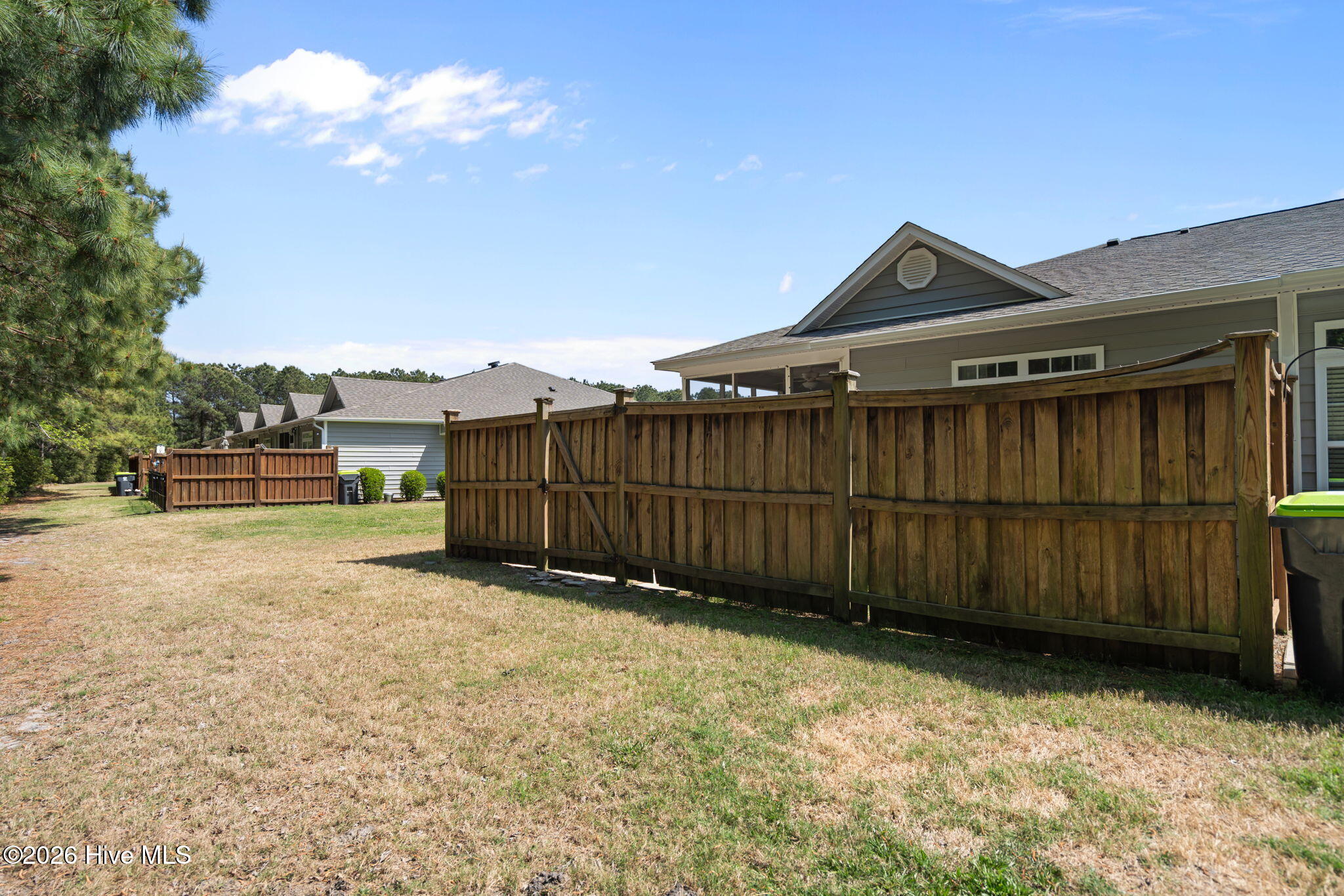 100569806 | Photo 36