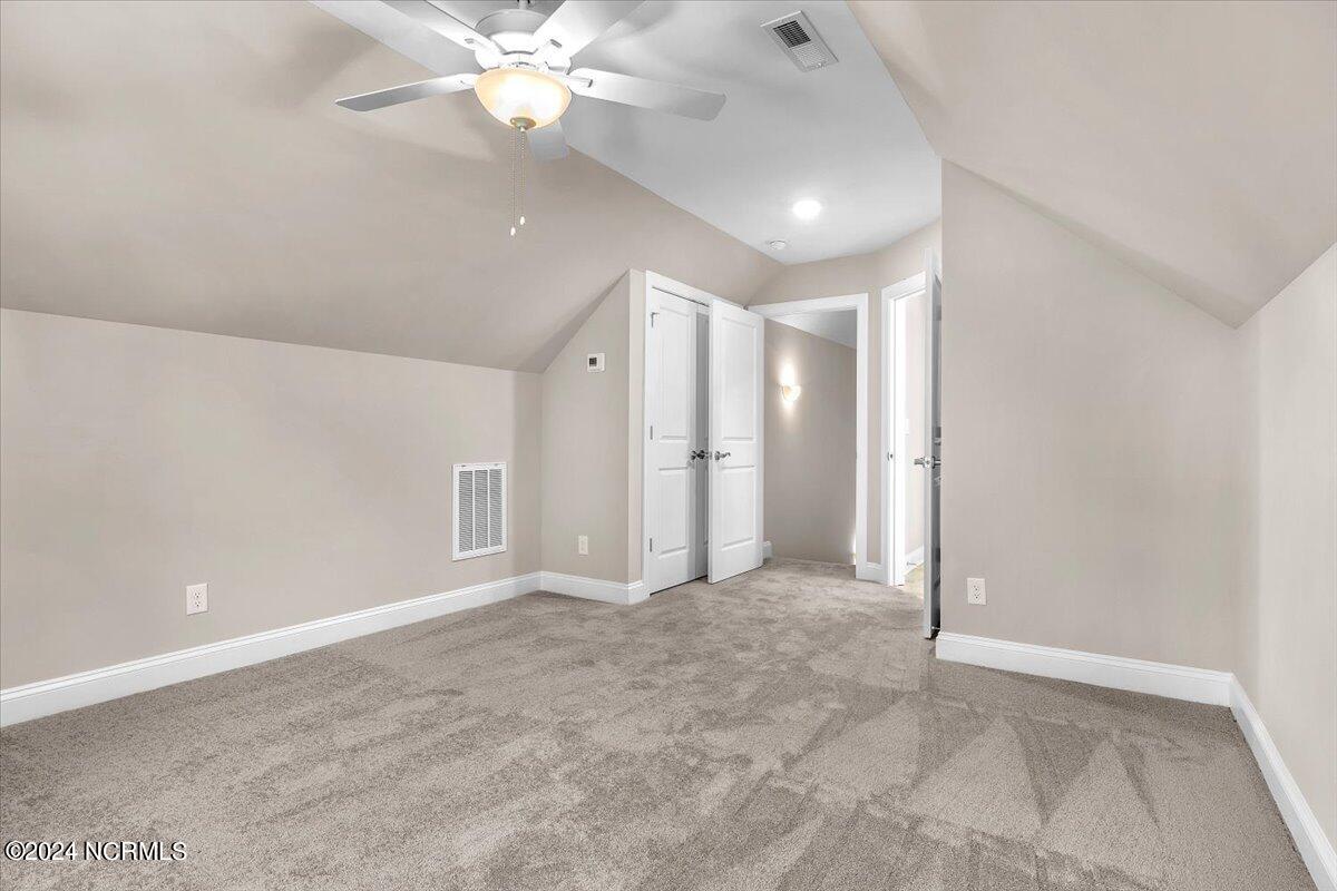 100535365 | Photo 42