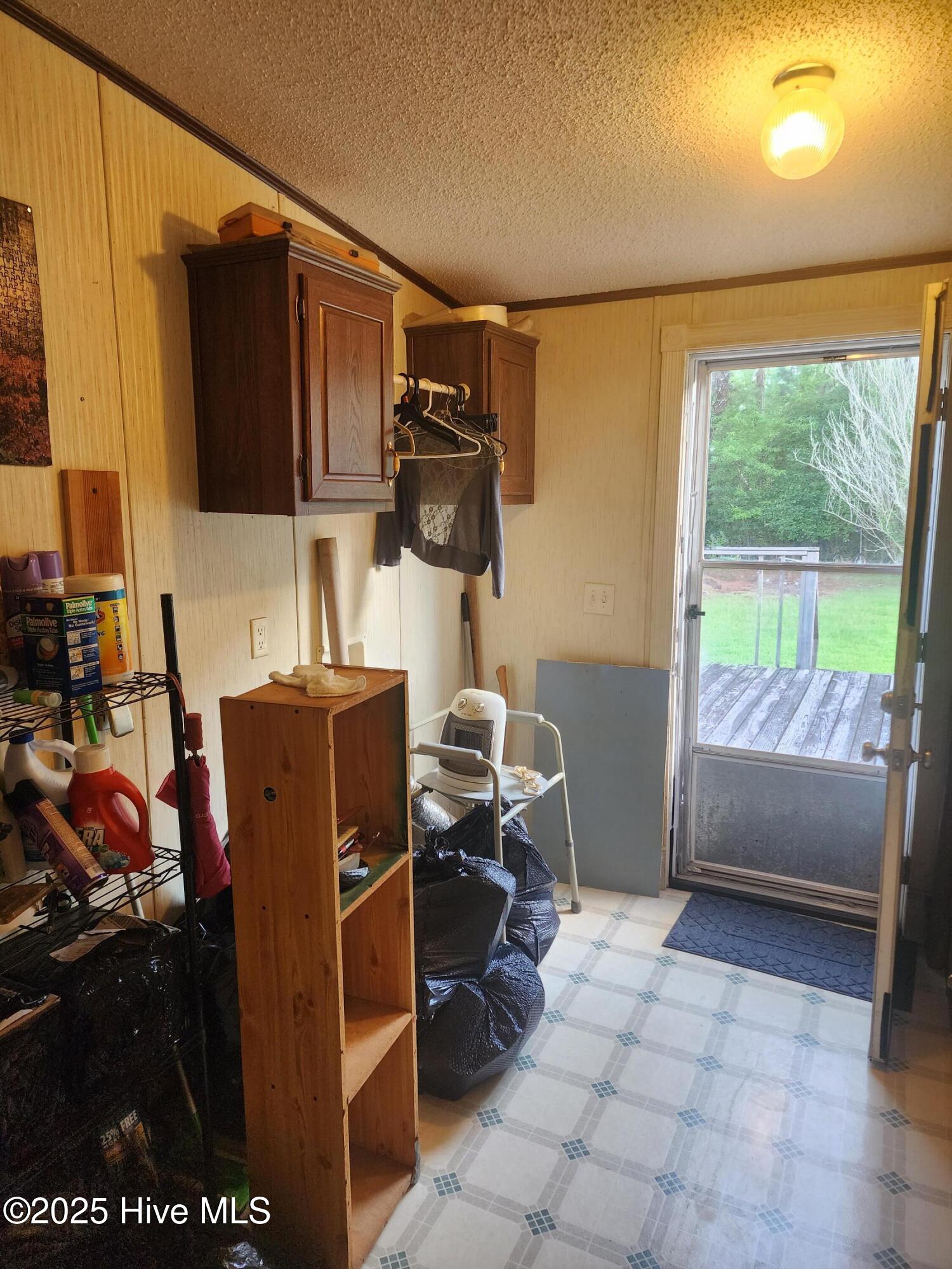 585 Sycamore Drive, Burgaw, NC 28425 – photo 7: 20250721_190711
