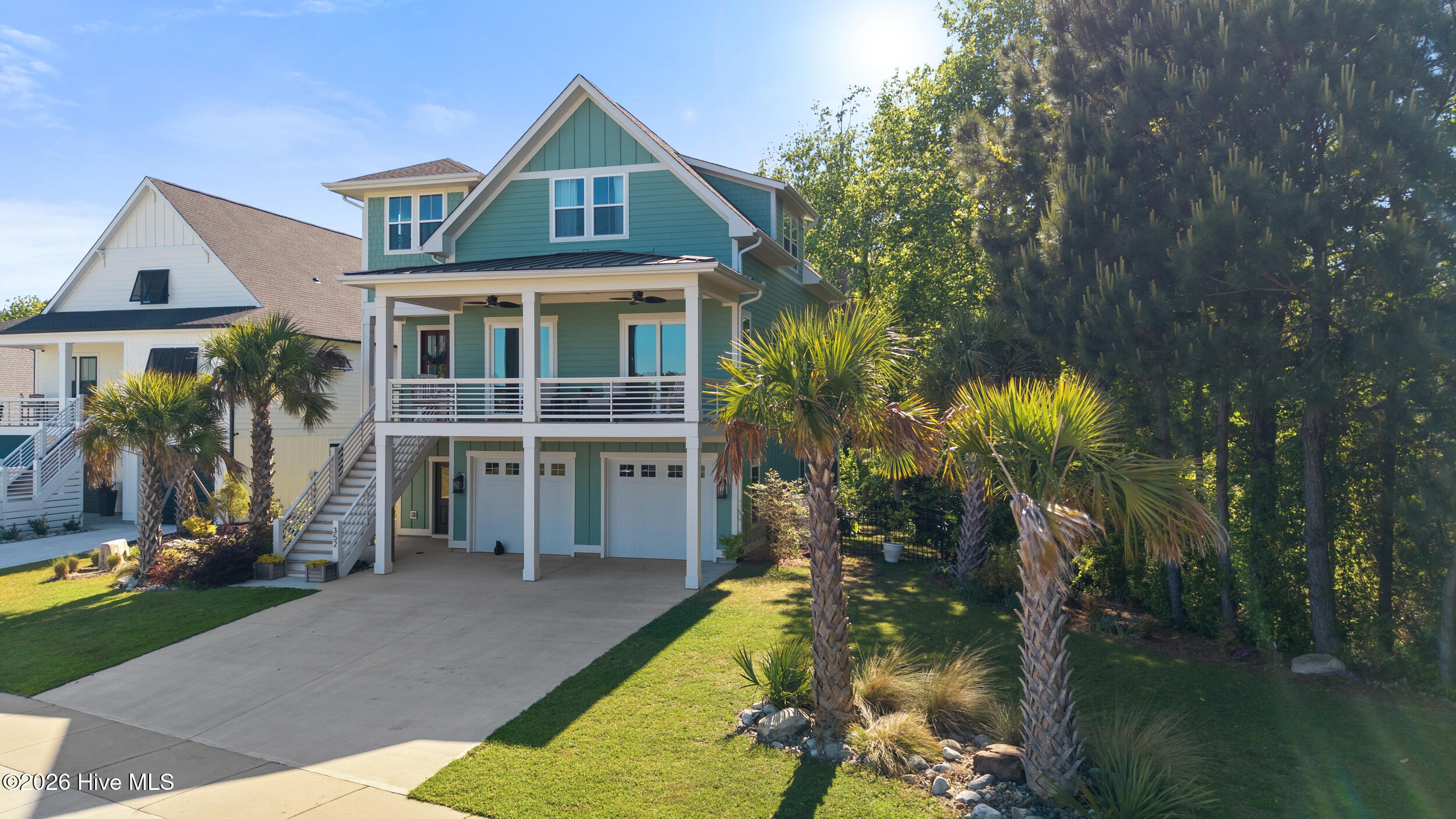 100570688 | Photo 69