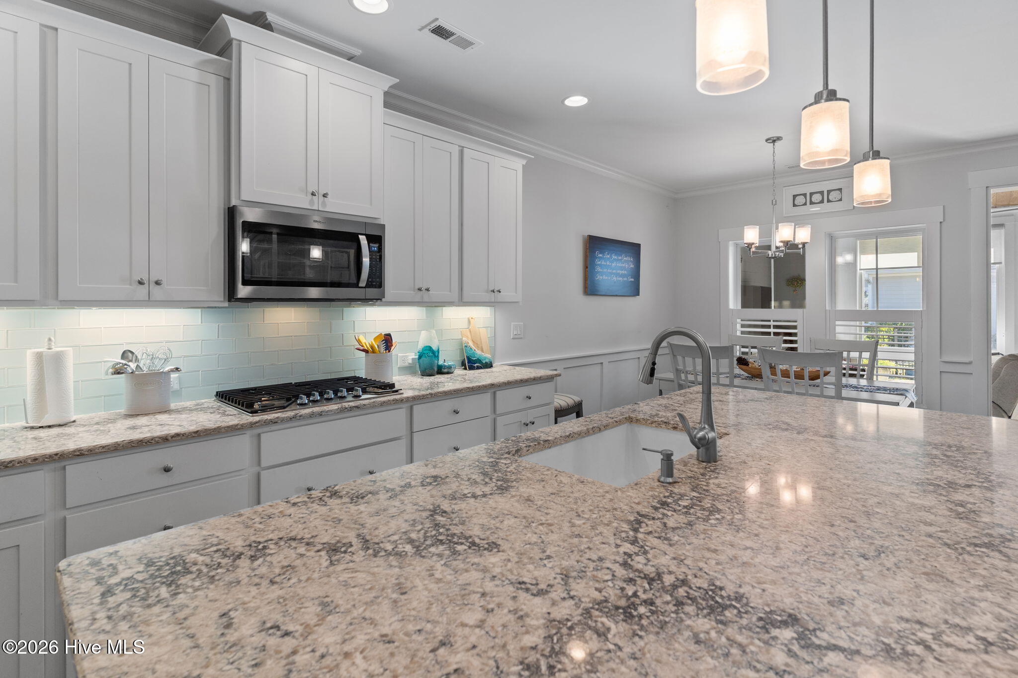 100552868 | Photo 41