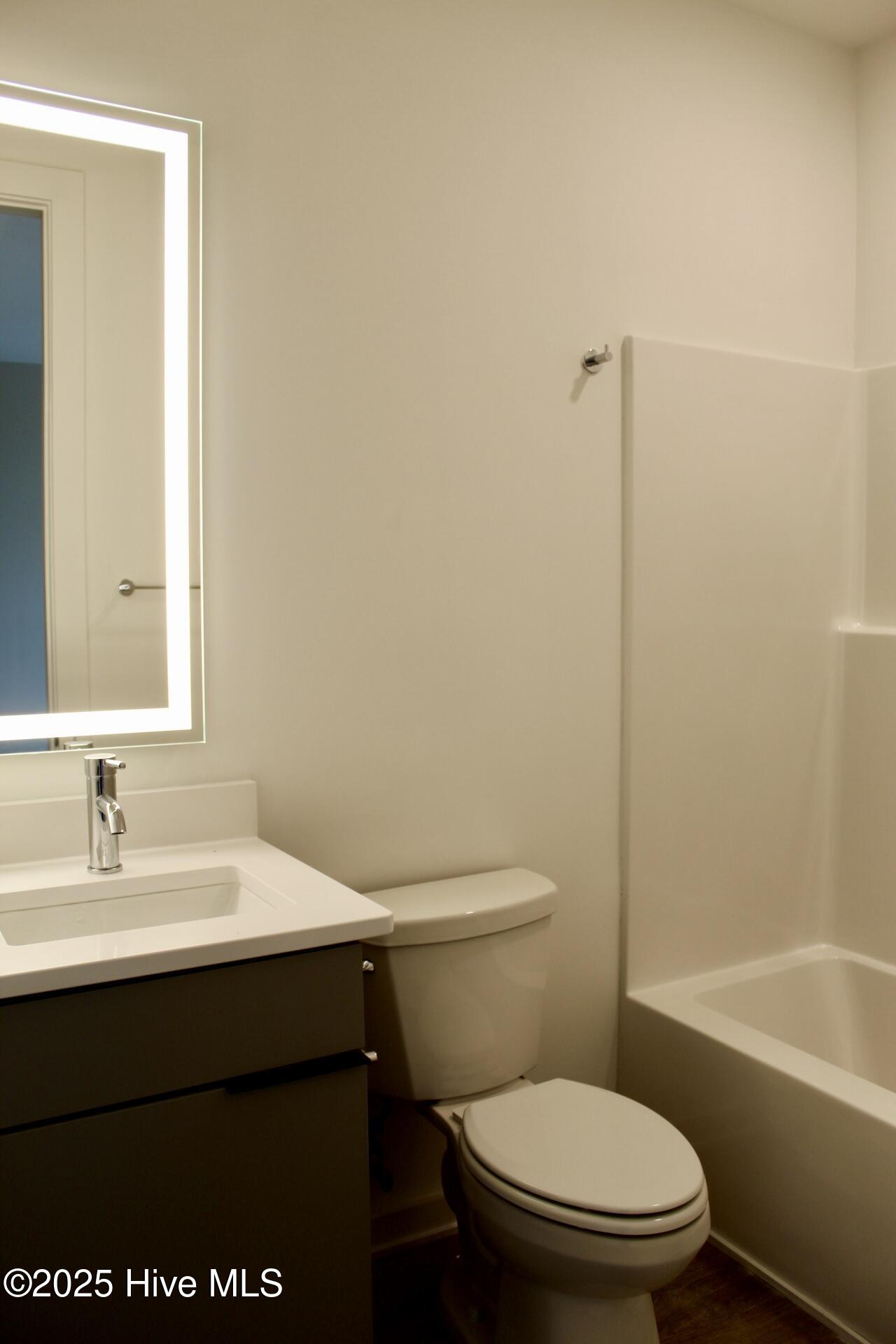 100546920 | Photo 11