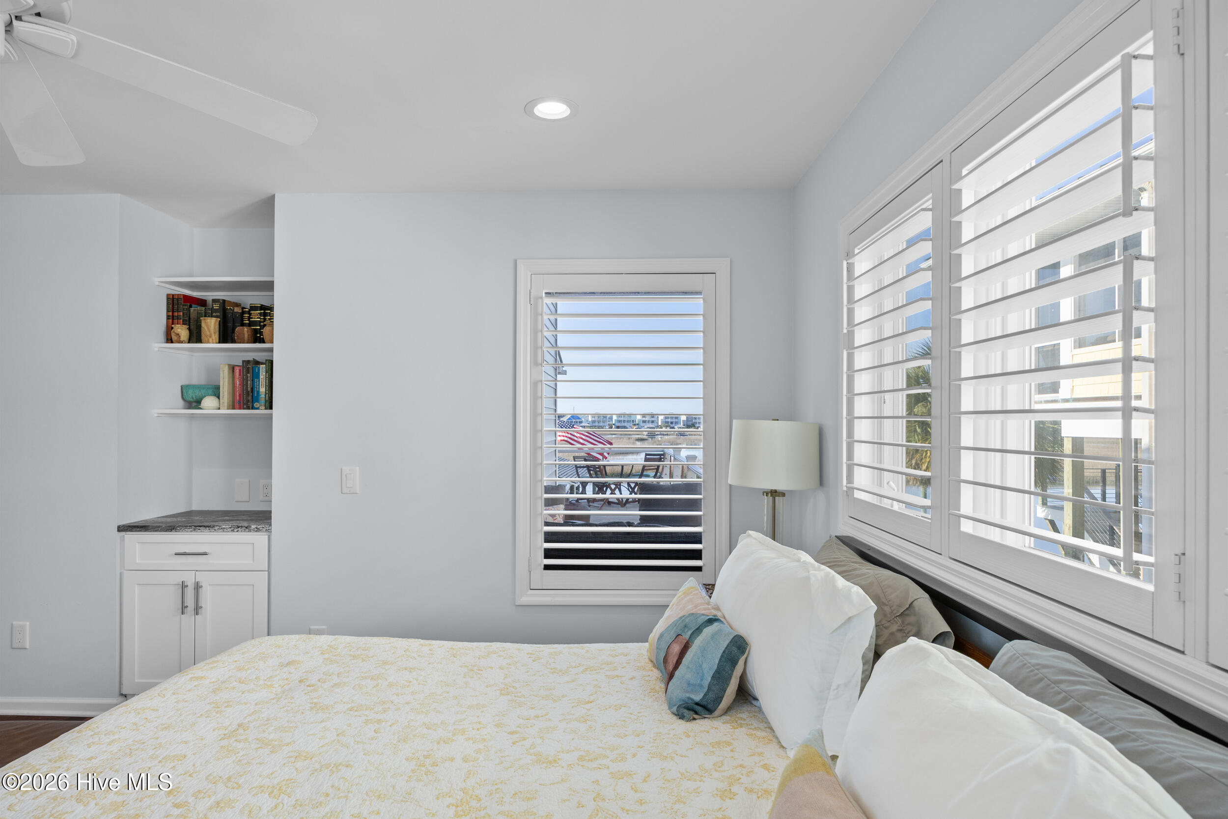 100564811 | Photo 45