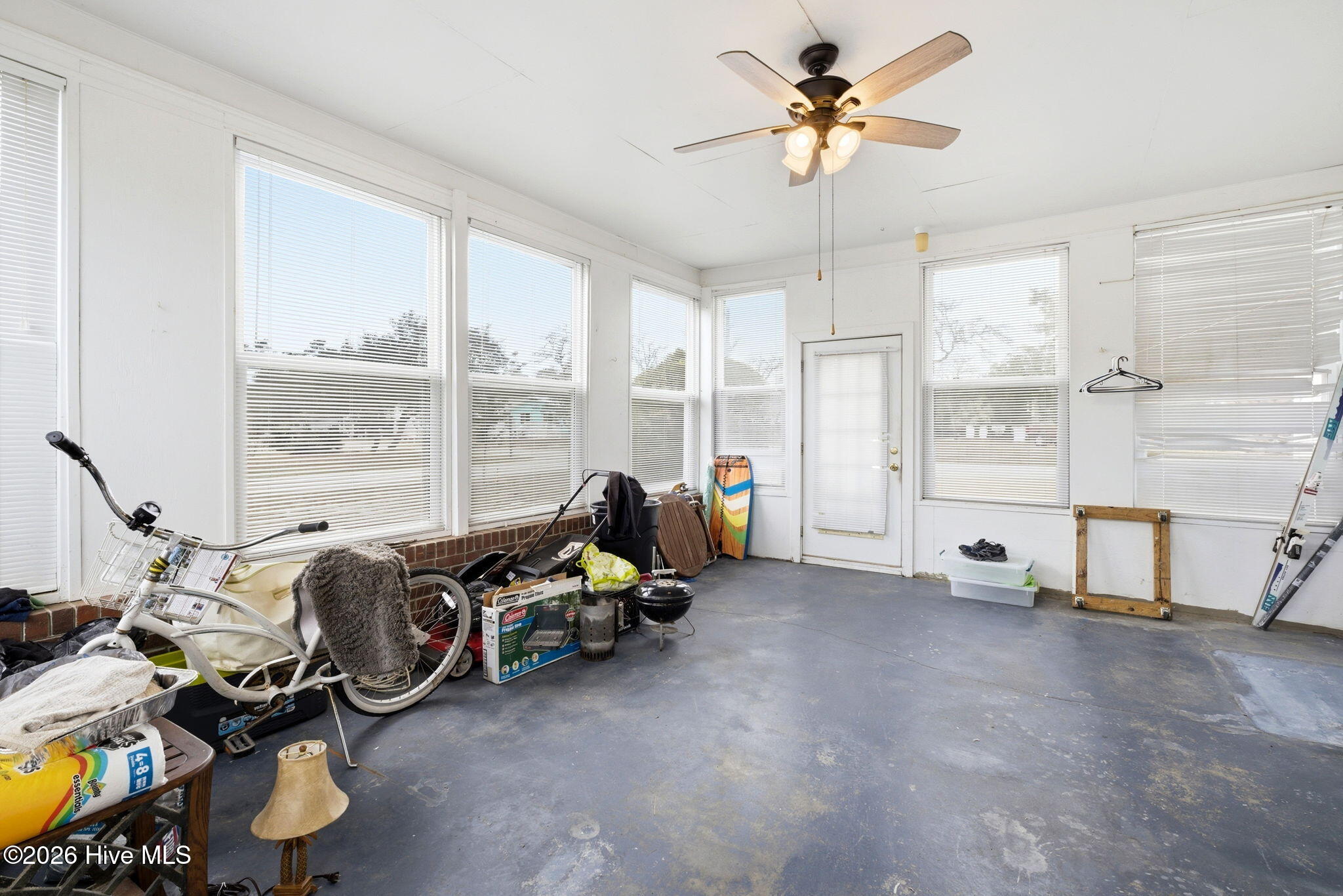 100558403 | Photo 31