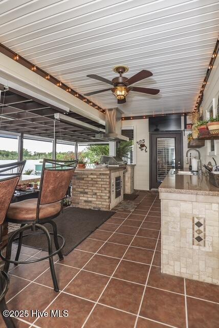 100515842 | Photo 43