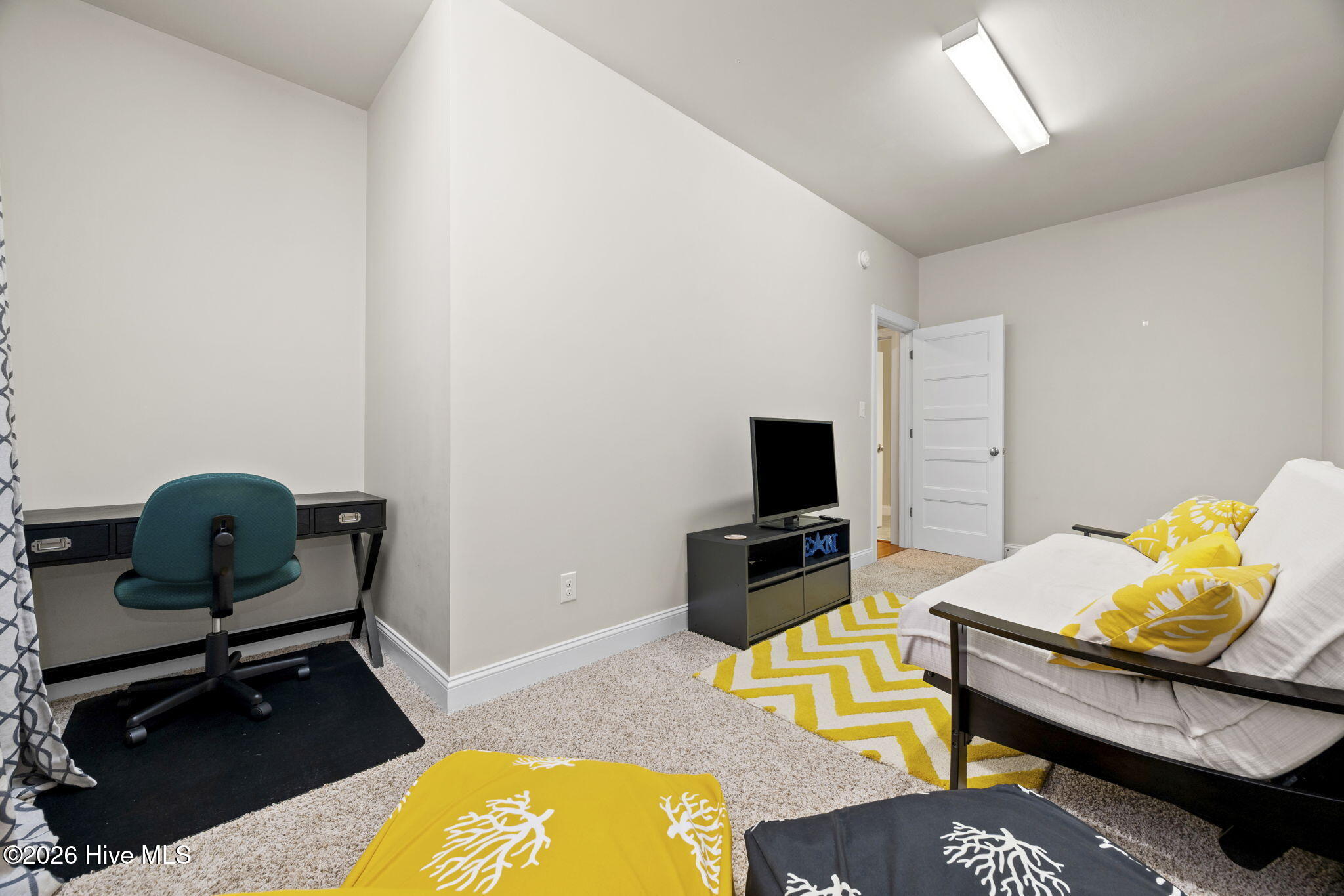 100561467 | Photo 37