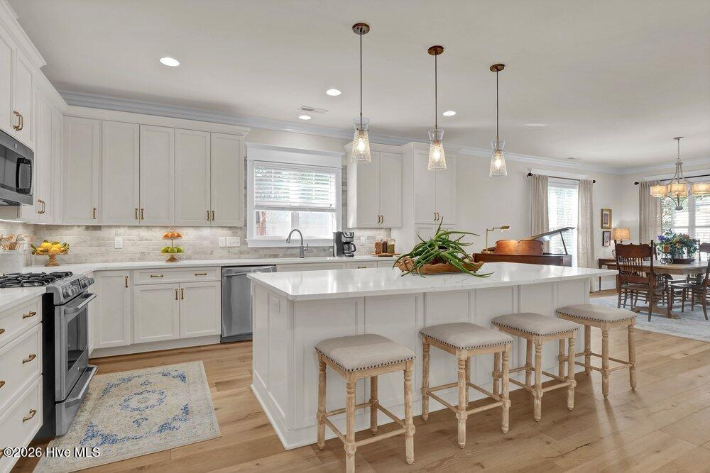 100550576 | Photo 16