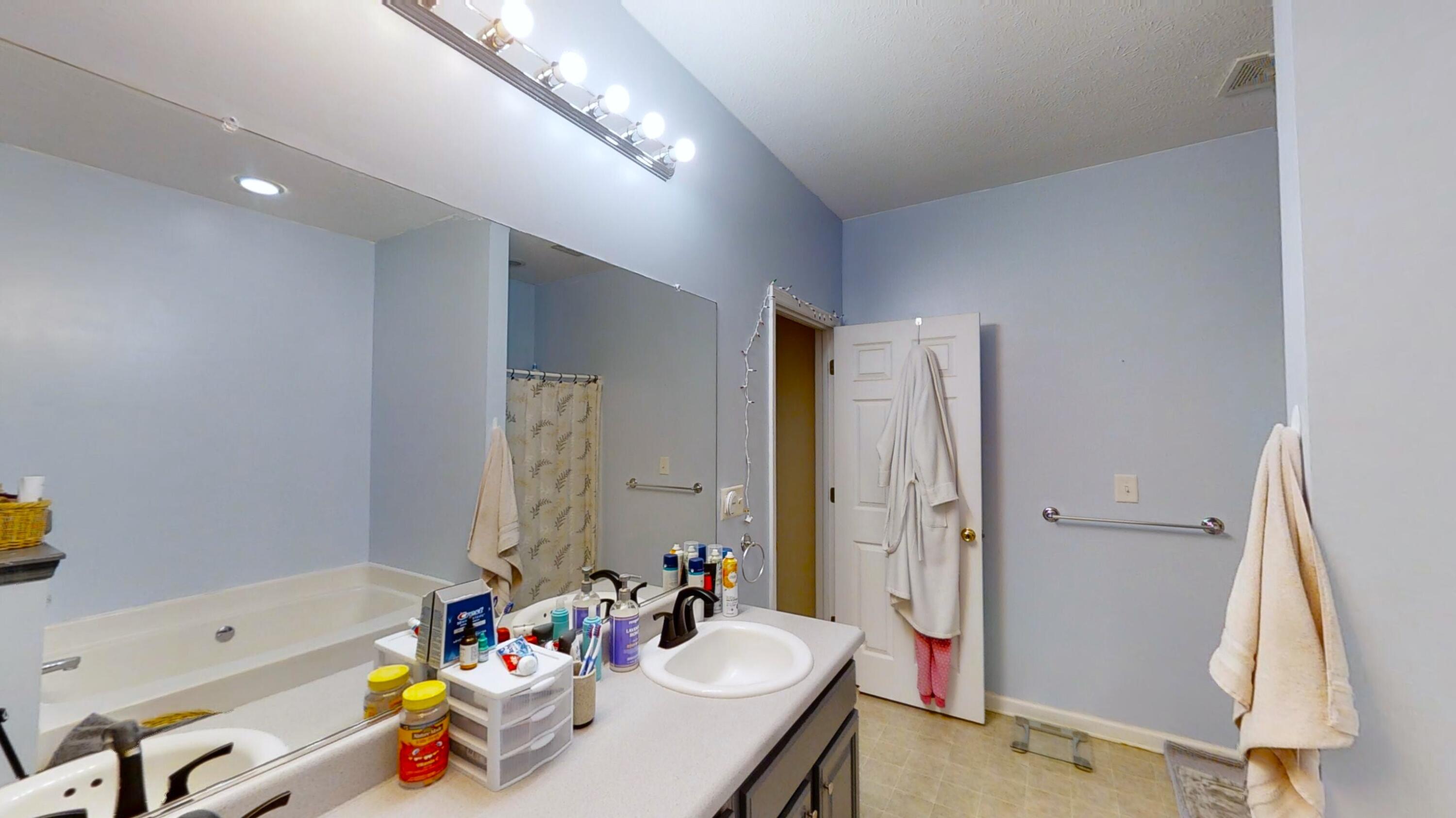 2750-St-Clair-Rd-06152022_082145