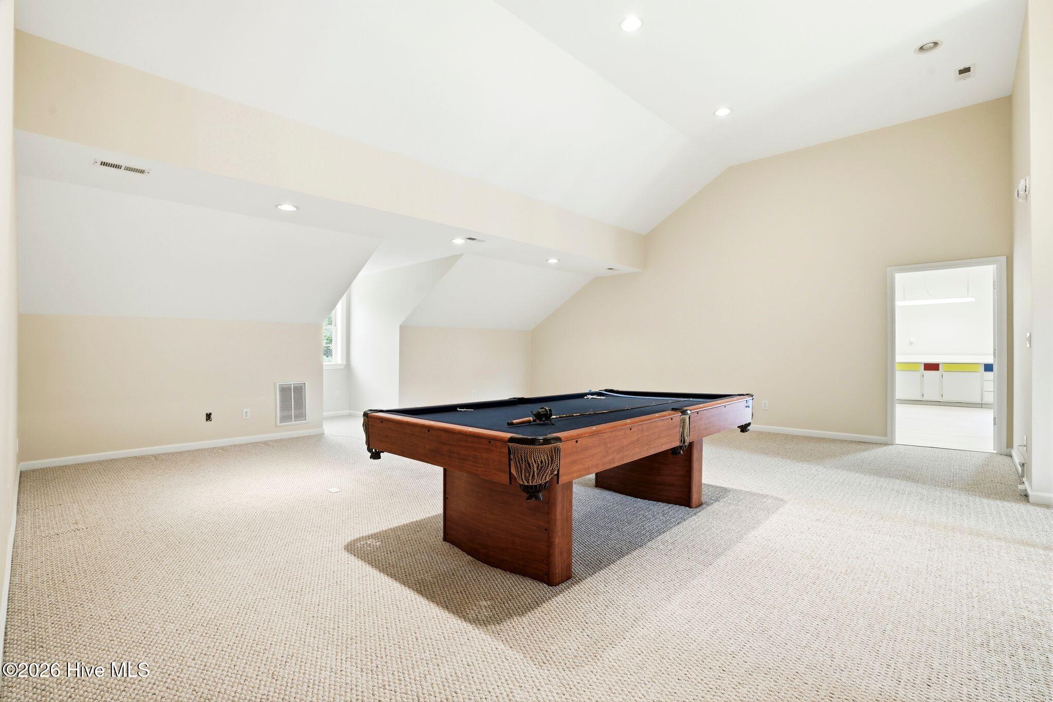 100563594 | Photo 57