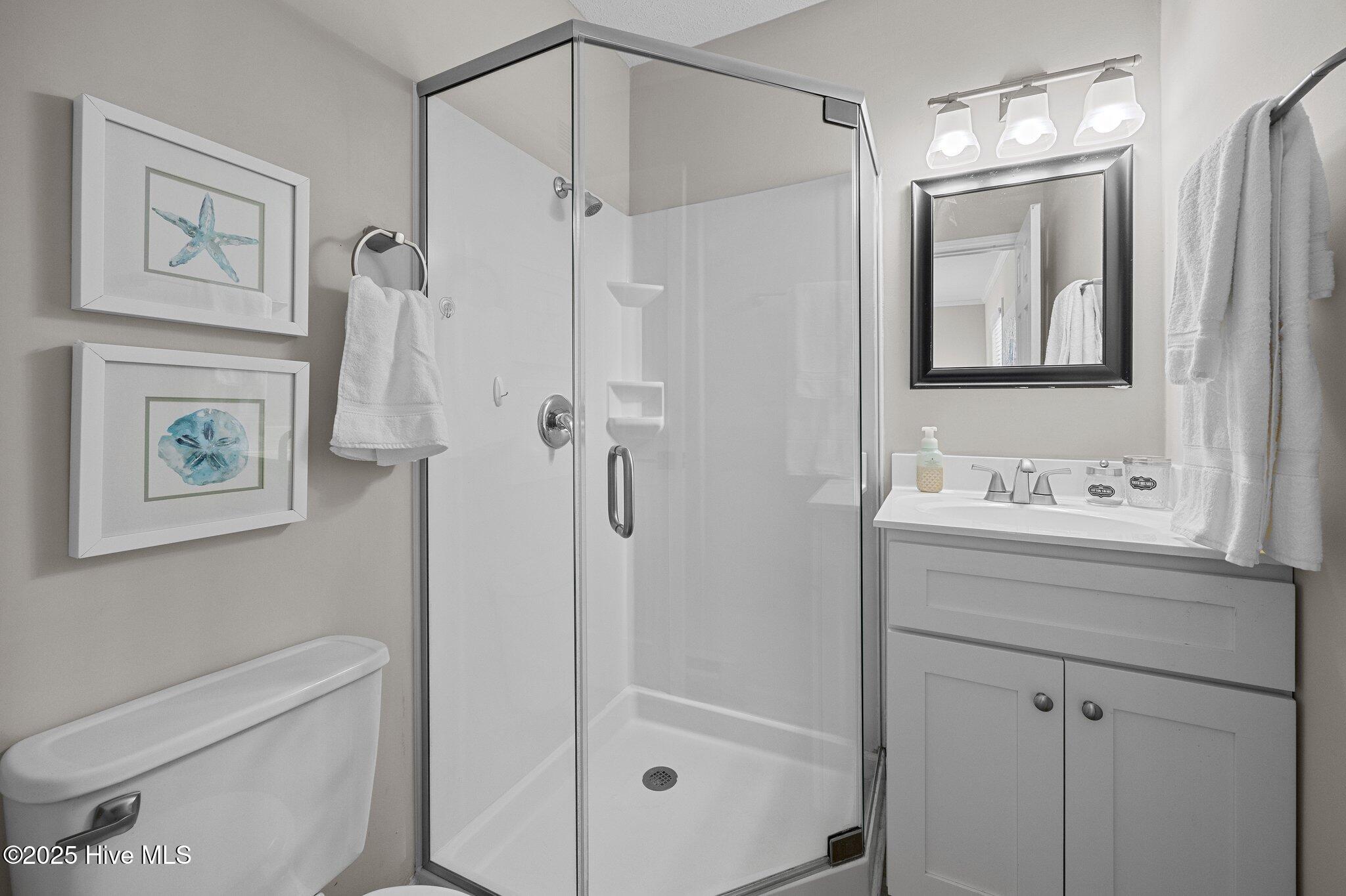 100561287 | Photo 14