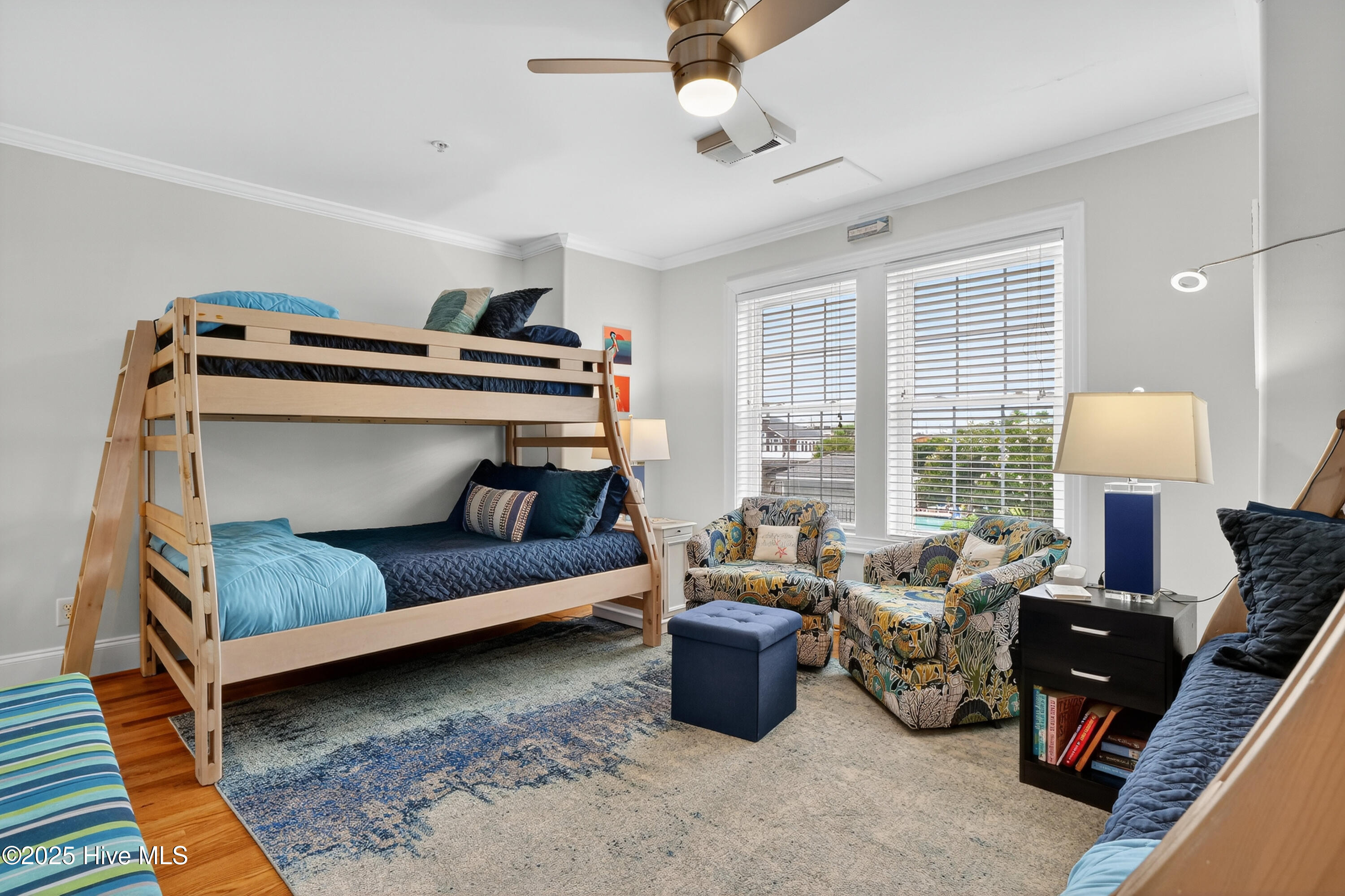 100524074 | Photo 24