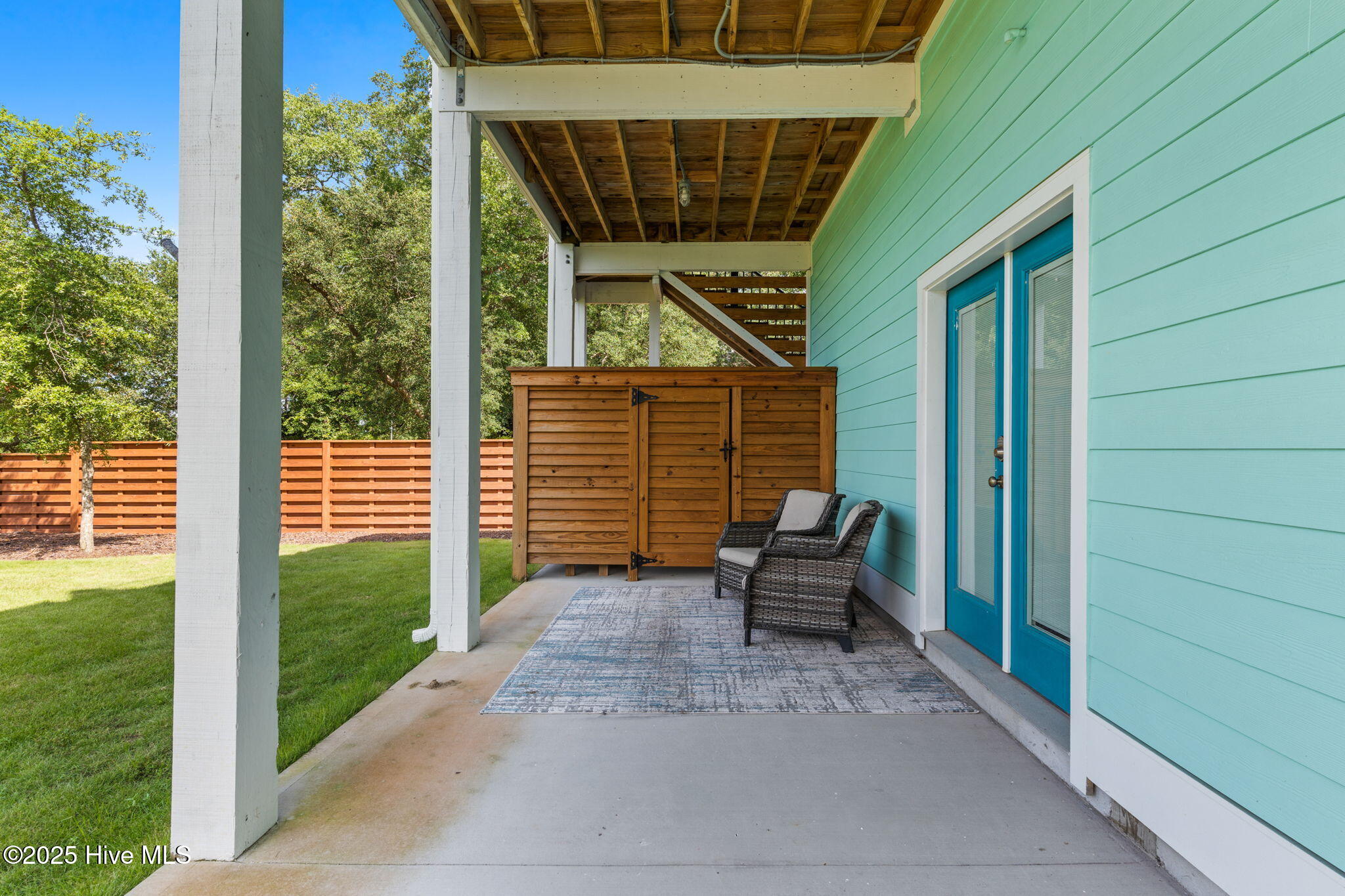 100527753 | Photo 30