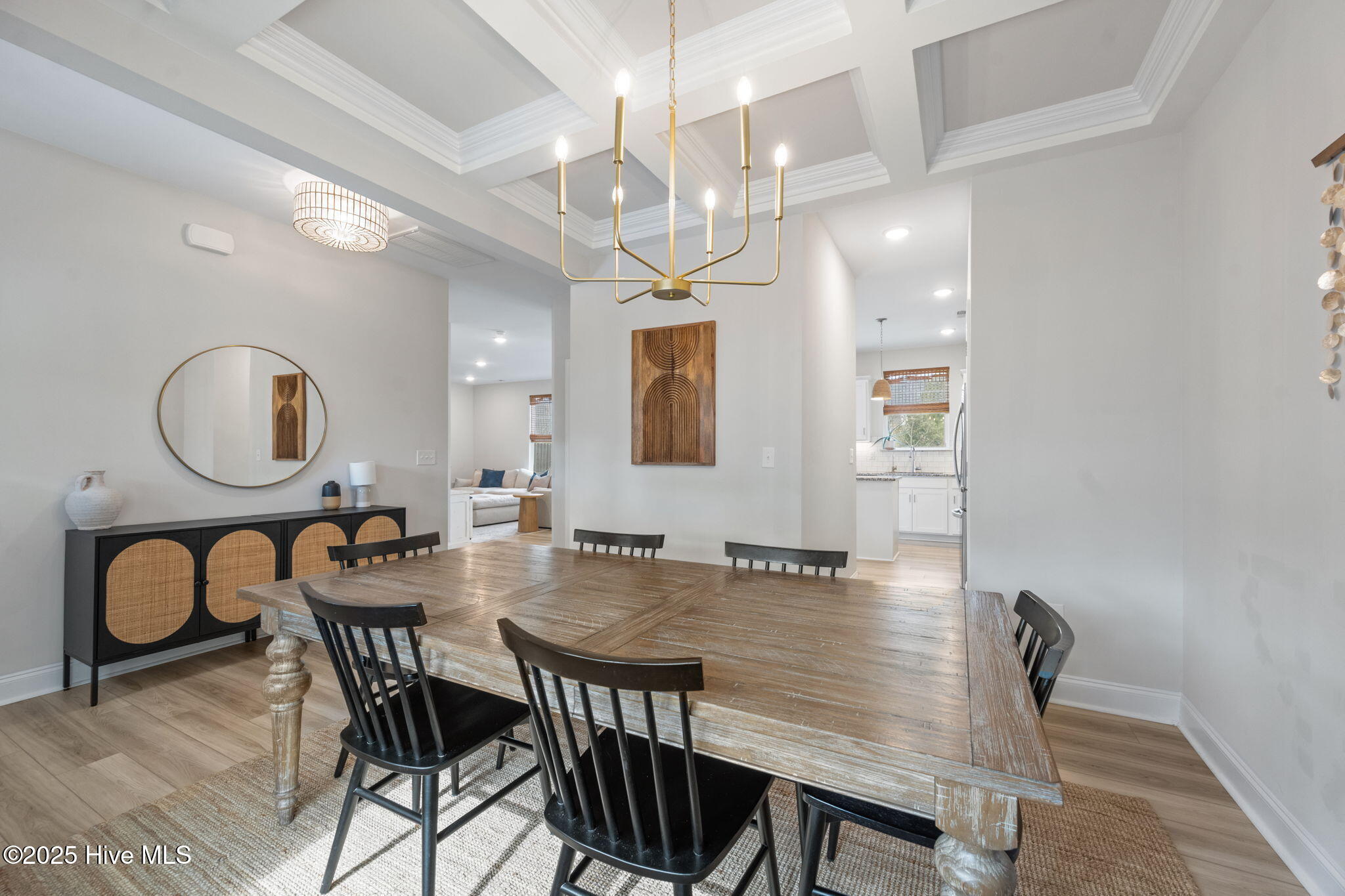 100547025 | Photo 12