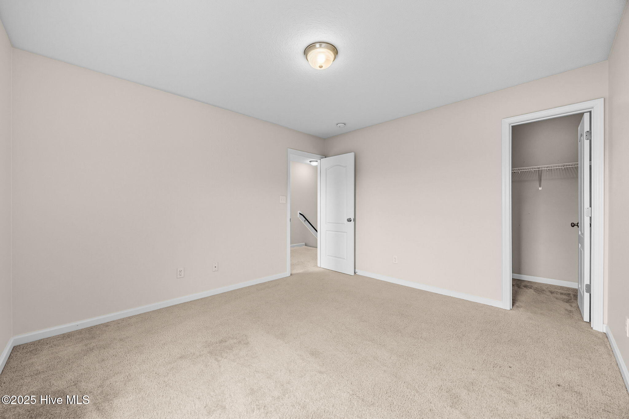 100532057 | Photo 21