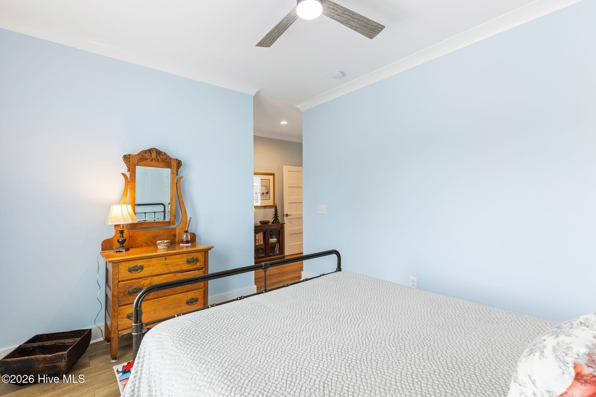 100570540 | Photo 28