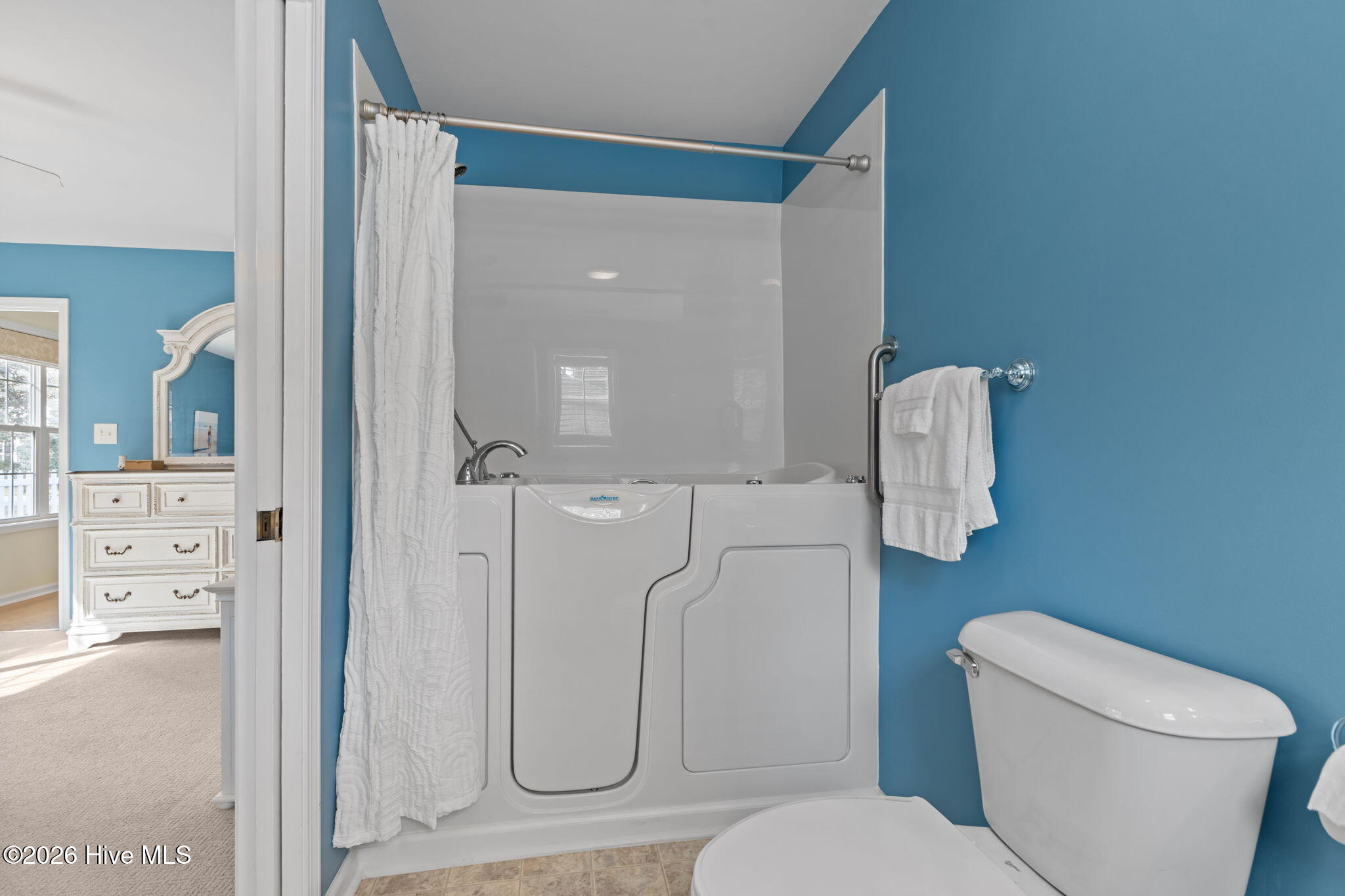 100563135 | Photo 26