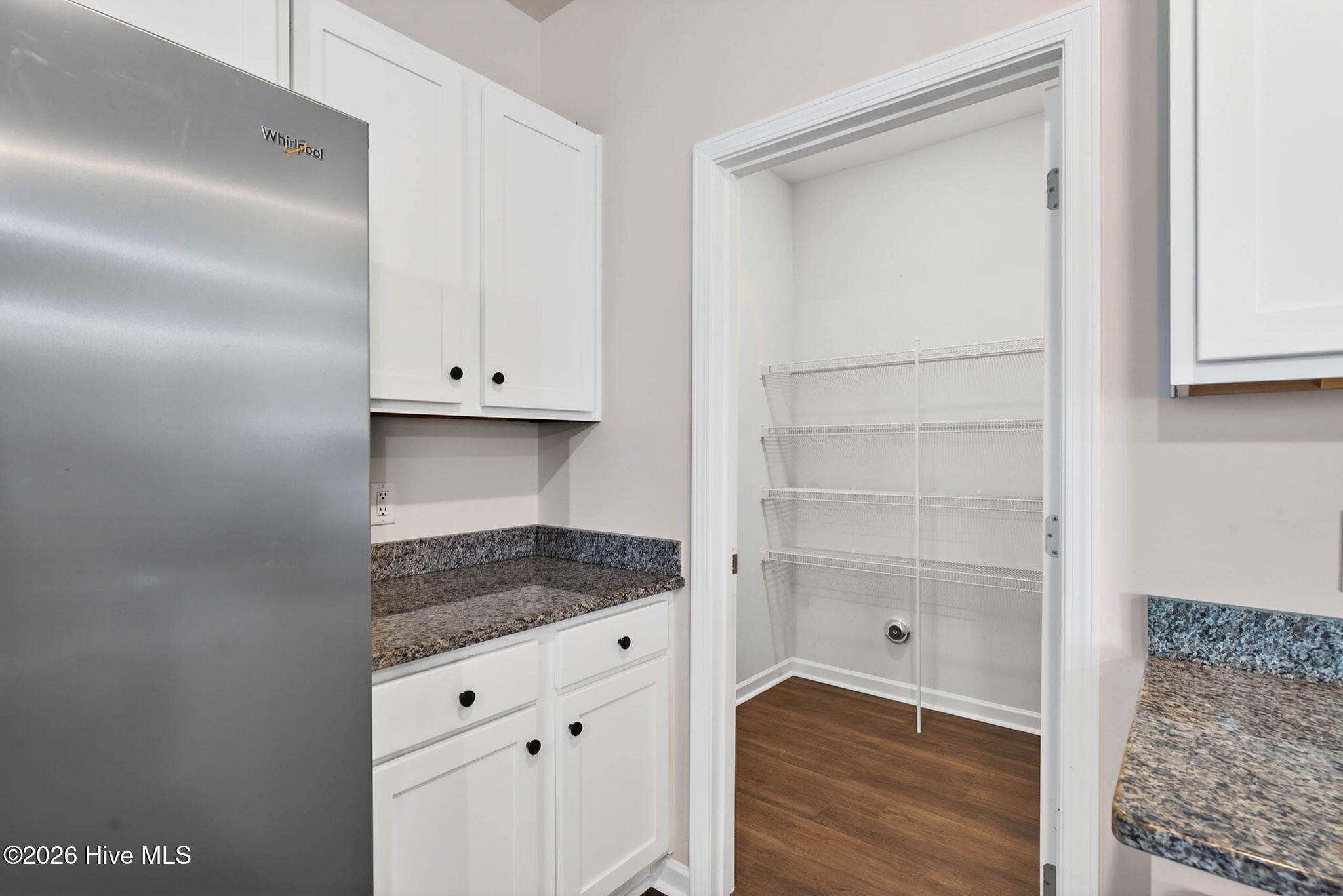 100564193 | Photo 18