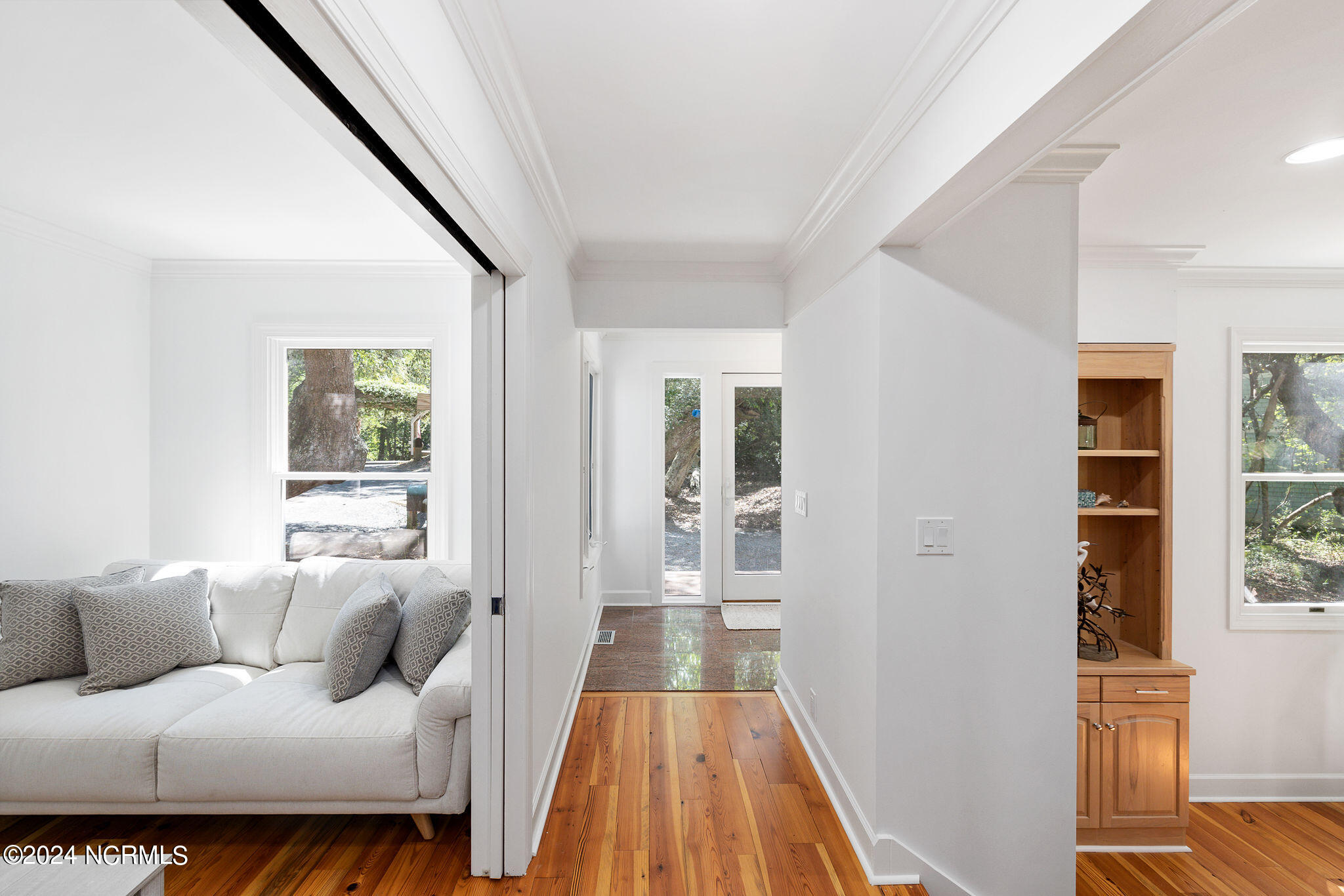 100493590 | Photo 13