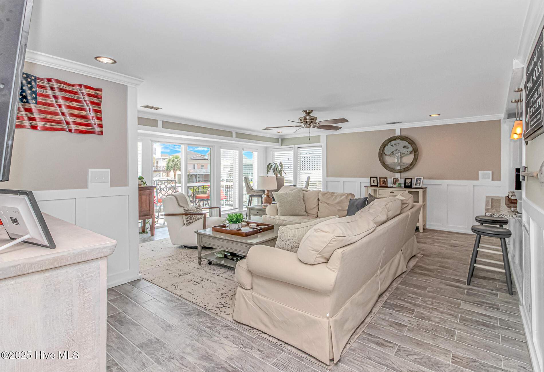 100547070 | Photo 12