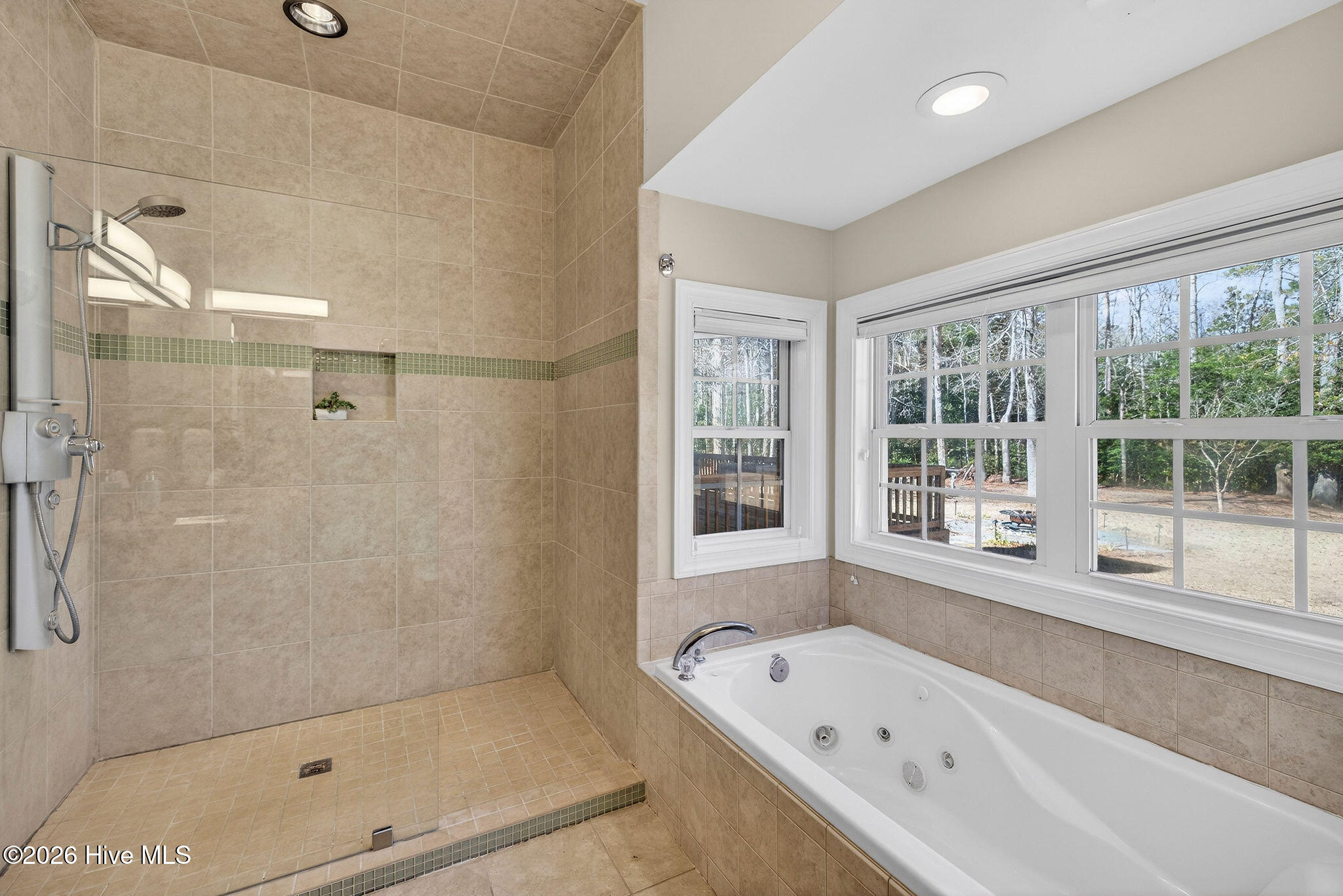 100554466 | Photo 42