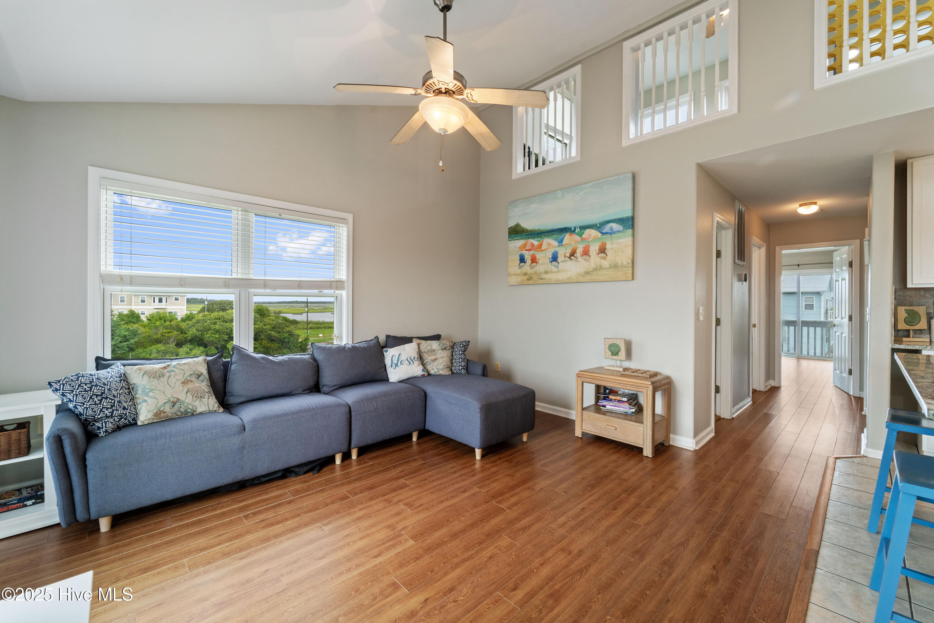 100533814 | Photo 131