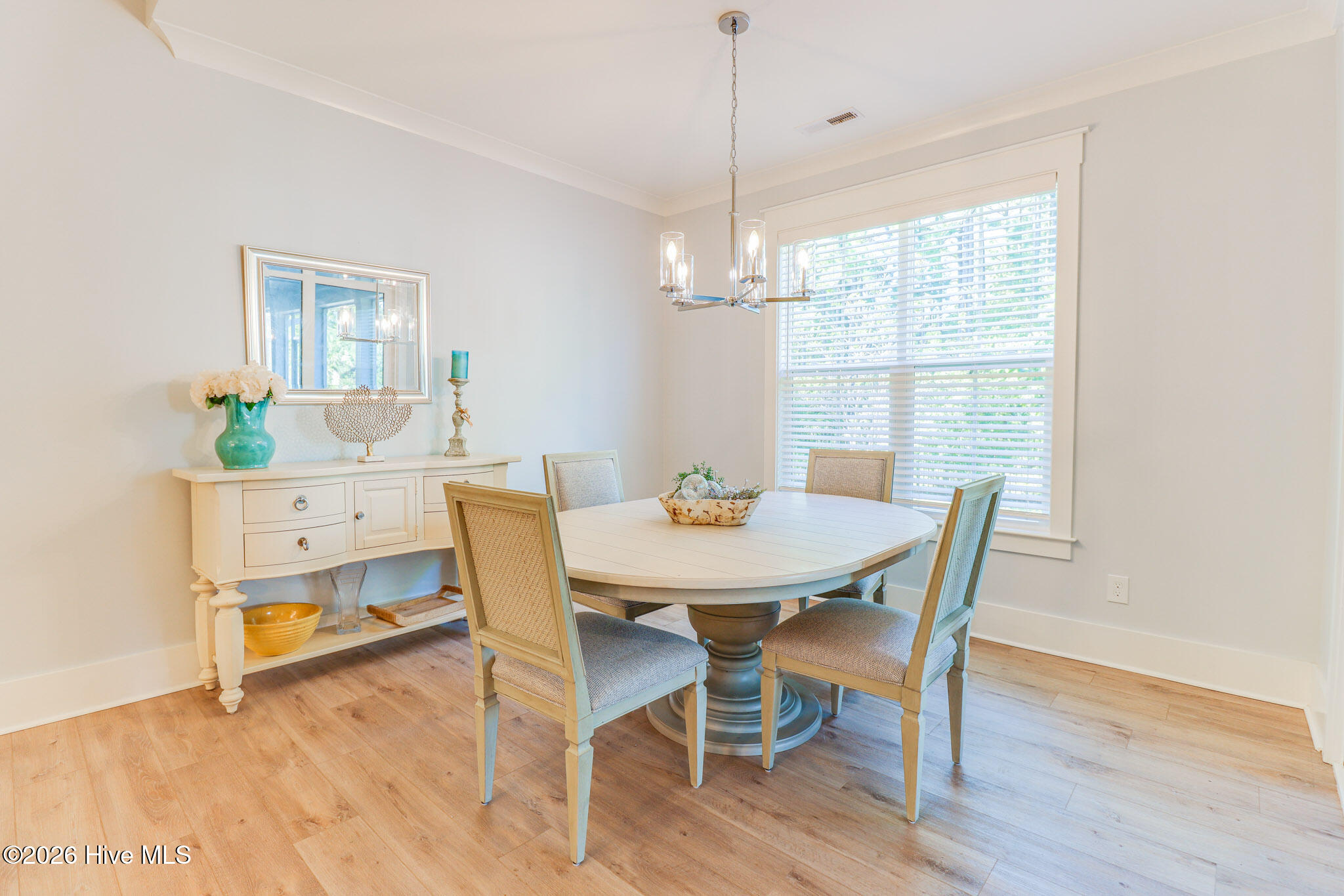 100540387 | Photo 15