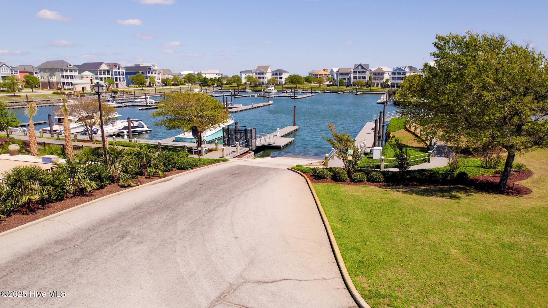 609 Cannonsgate Drive, Newport, NC, 28570