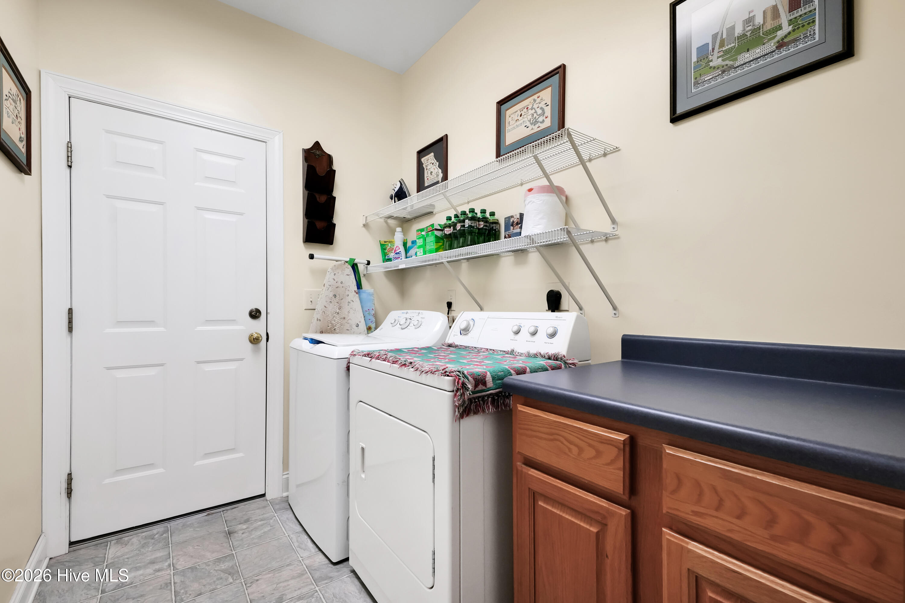 100549452 | Photo 12