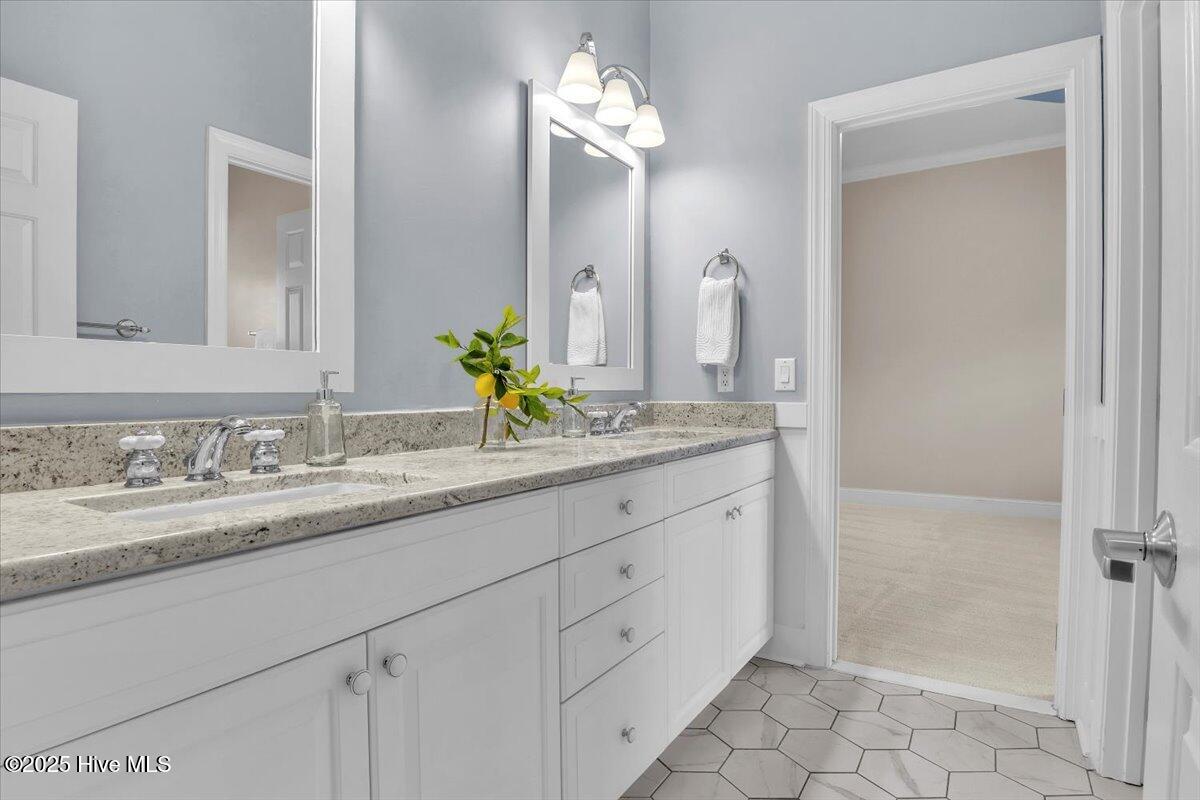 100545058 | Photo 36