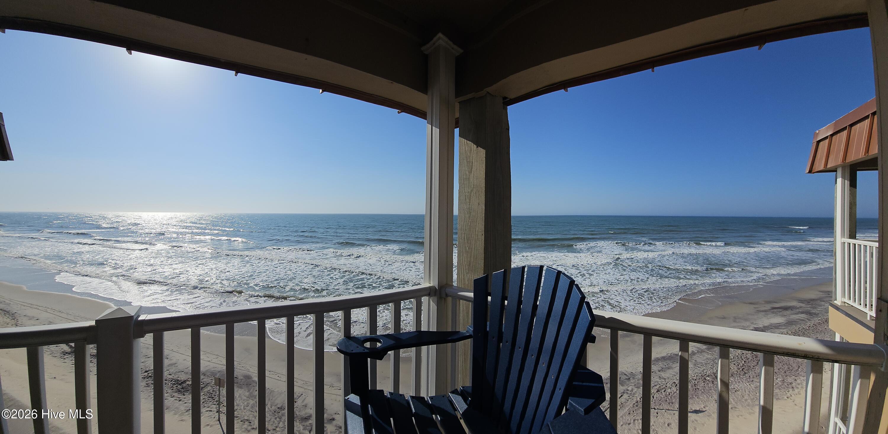 100565312 | Photo 23