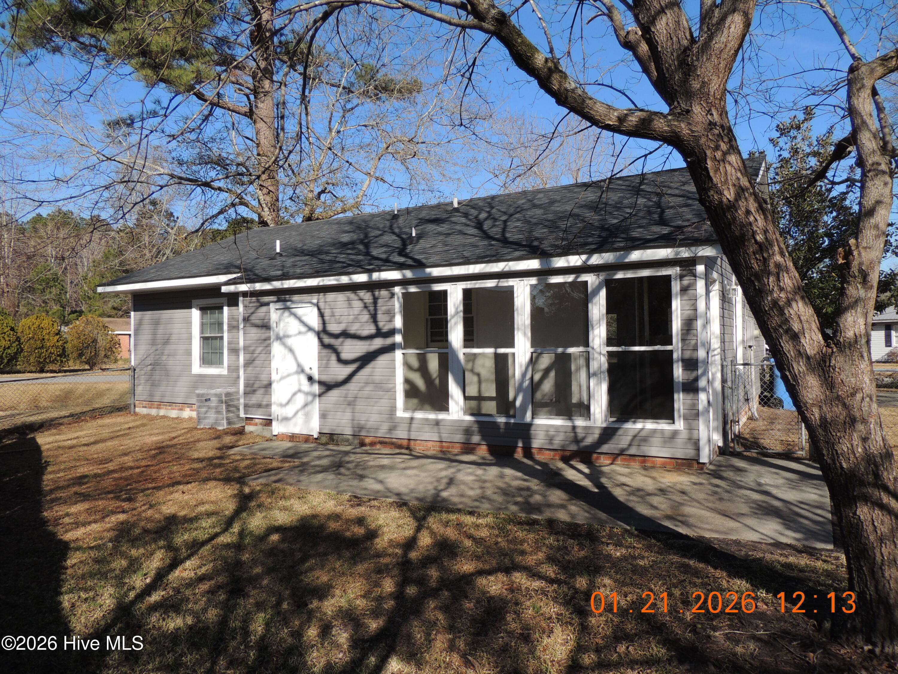 100550432 | Photo 16