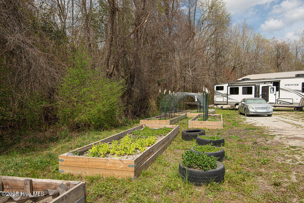 1560 White Oak River Road,Maysville
