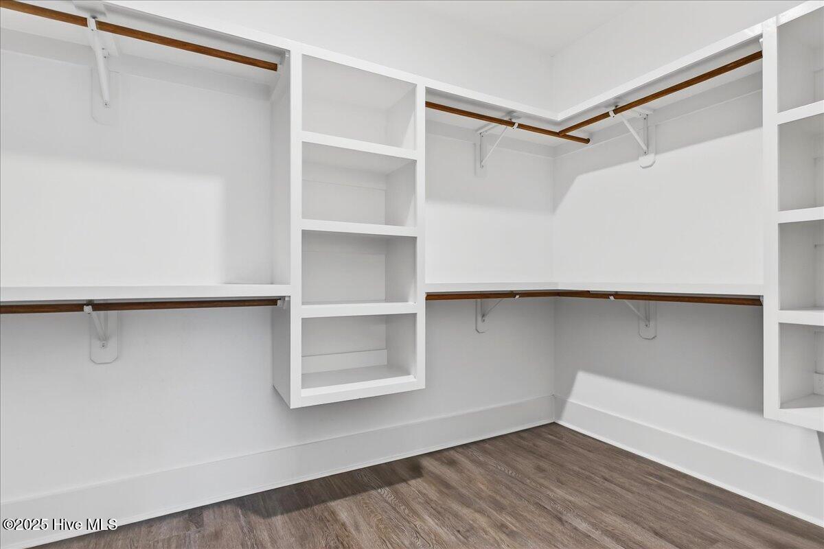 100541370 | Photo 35