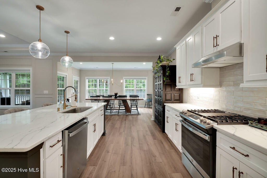 100527191 | Photo 11