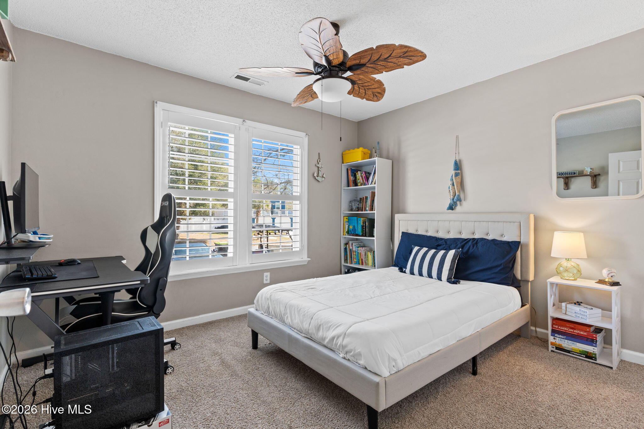 100559319 | Photo 23