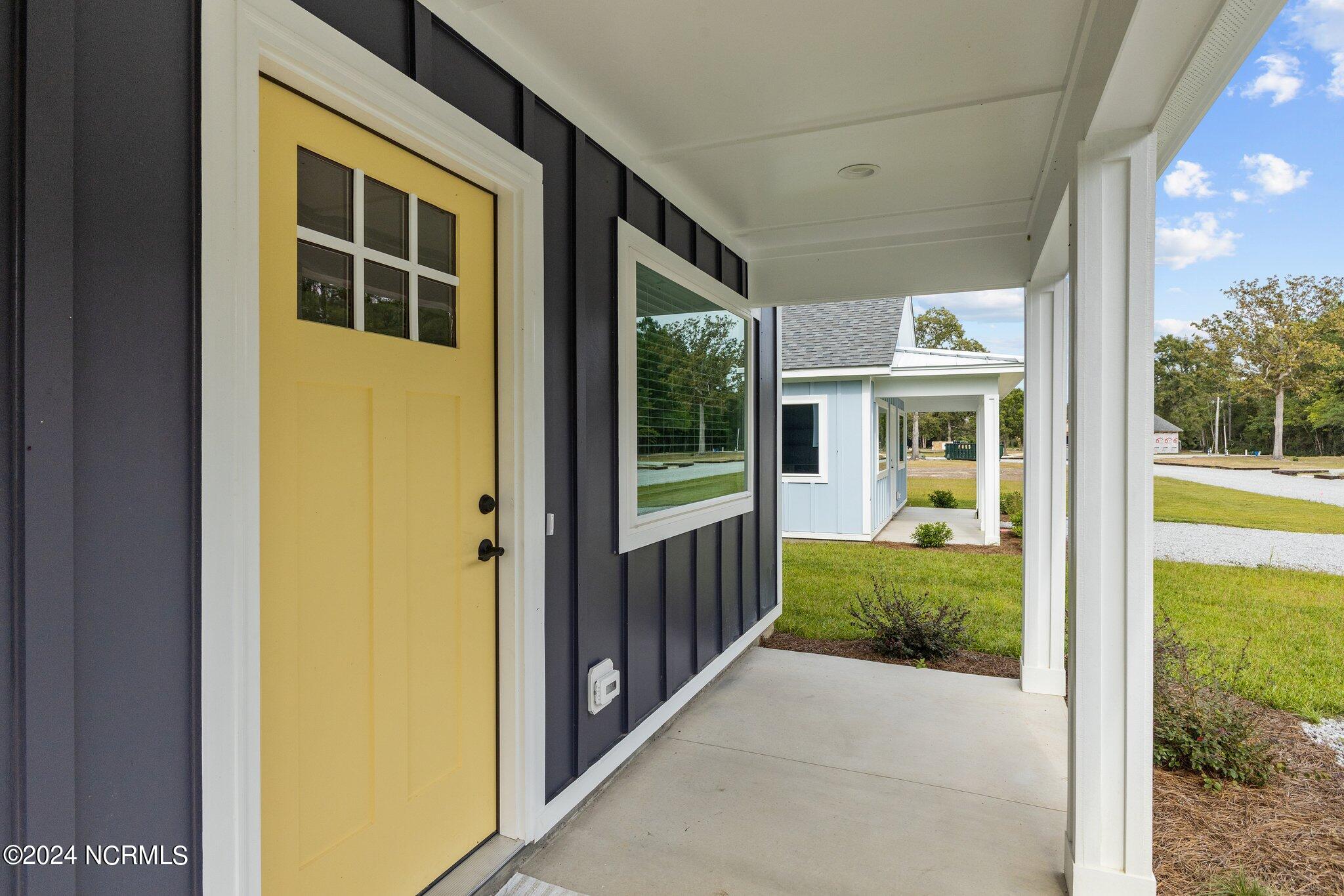 100535185 | Photo 40