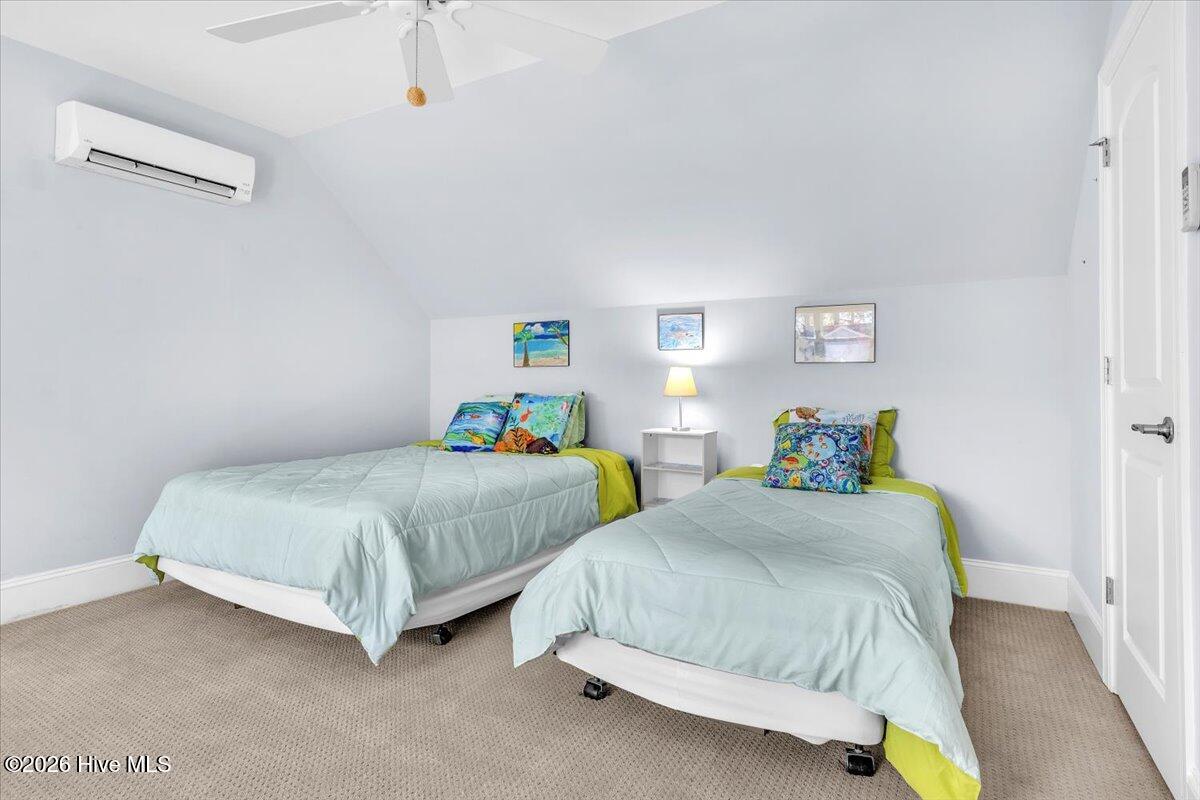 100556407 | Photo 50