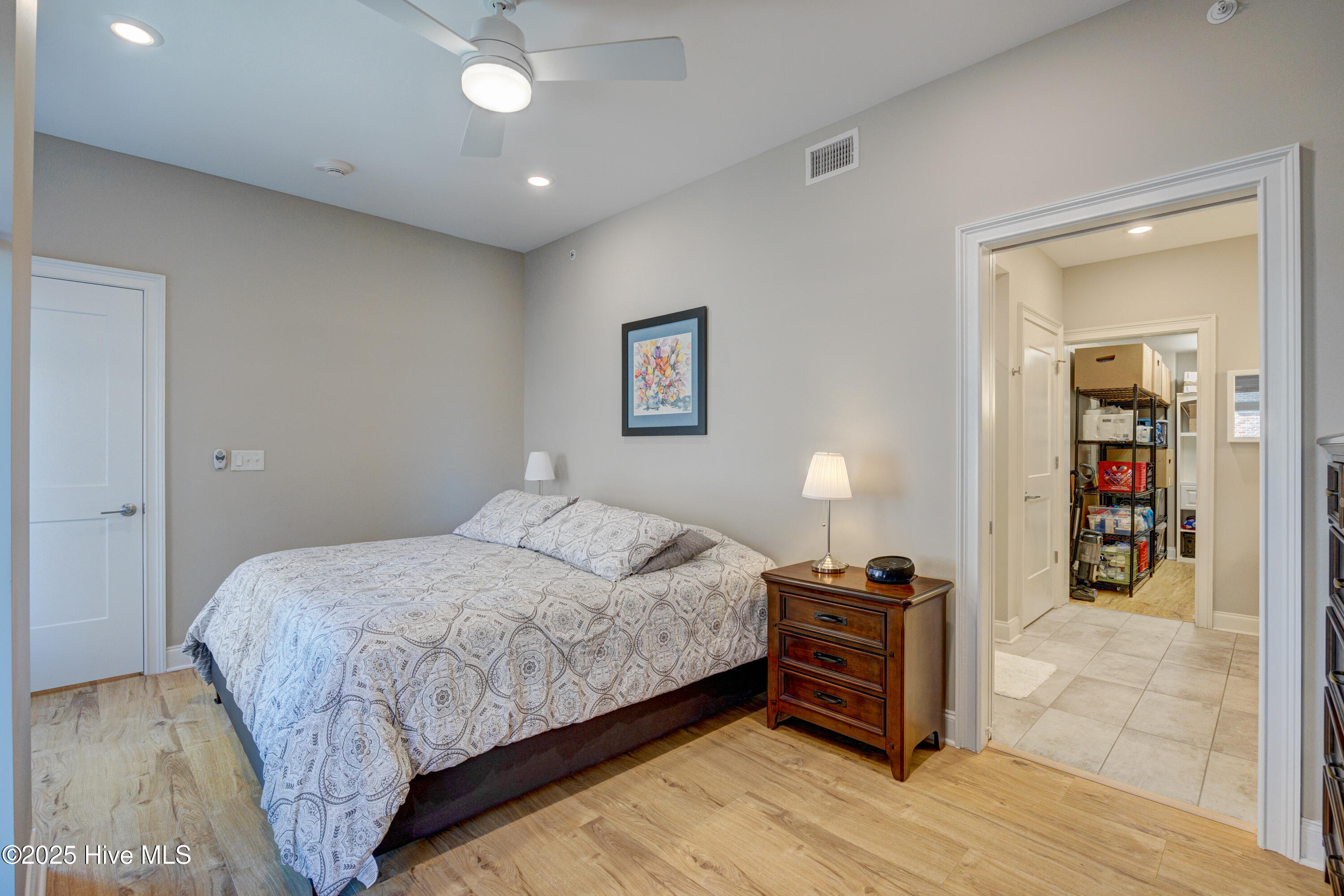 100556750 | Photo 16