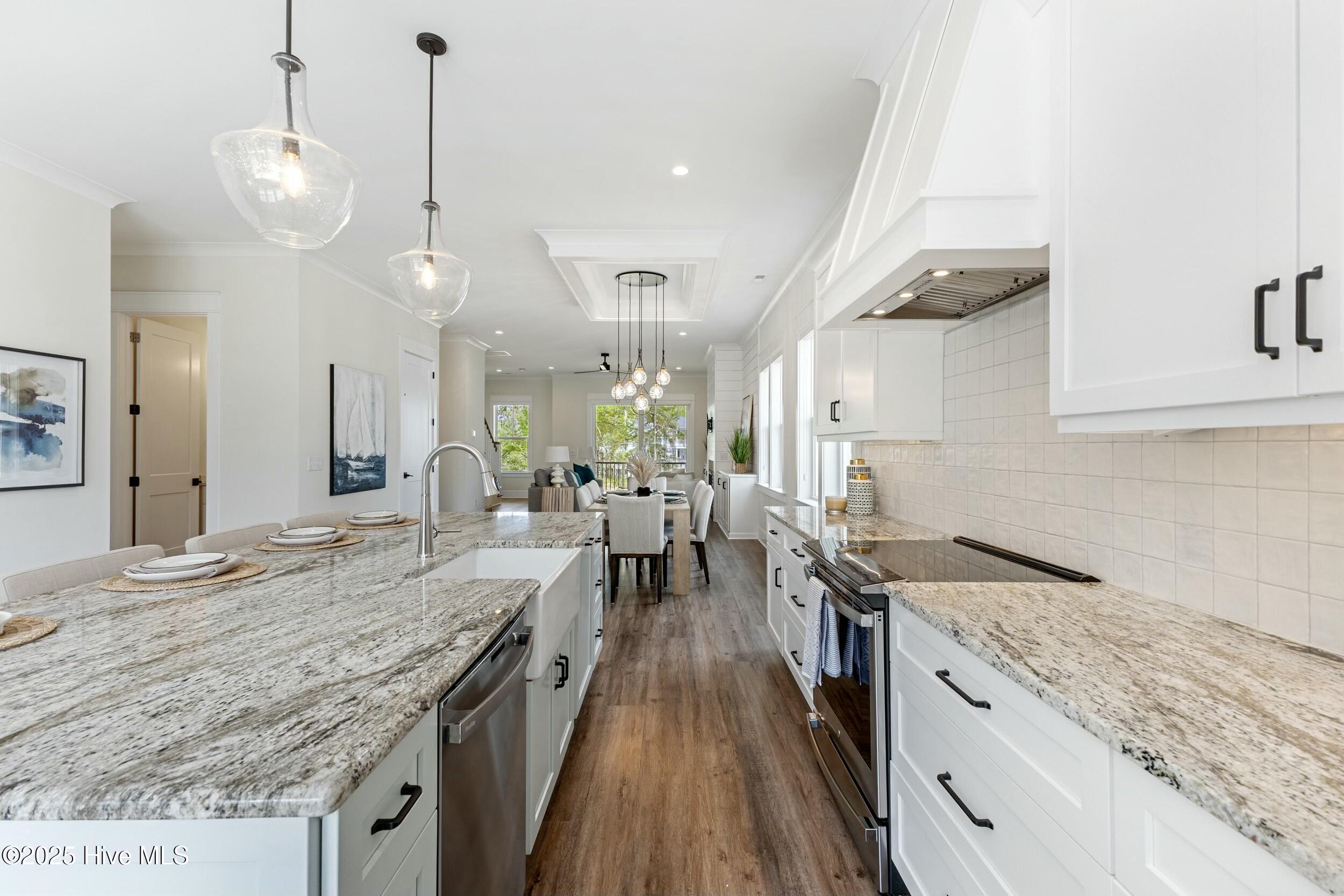 100498490 | Photo 24