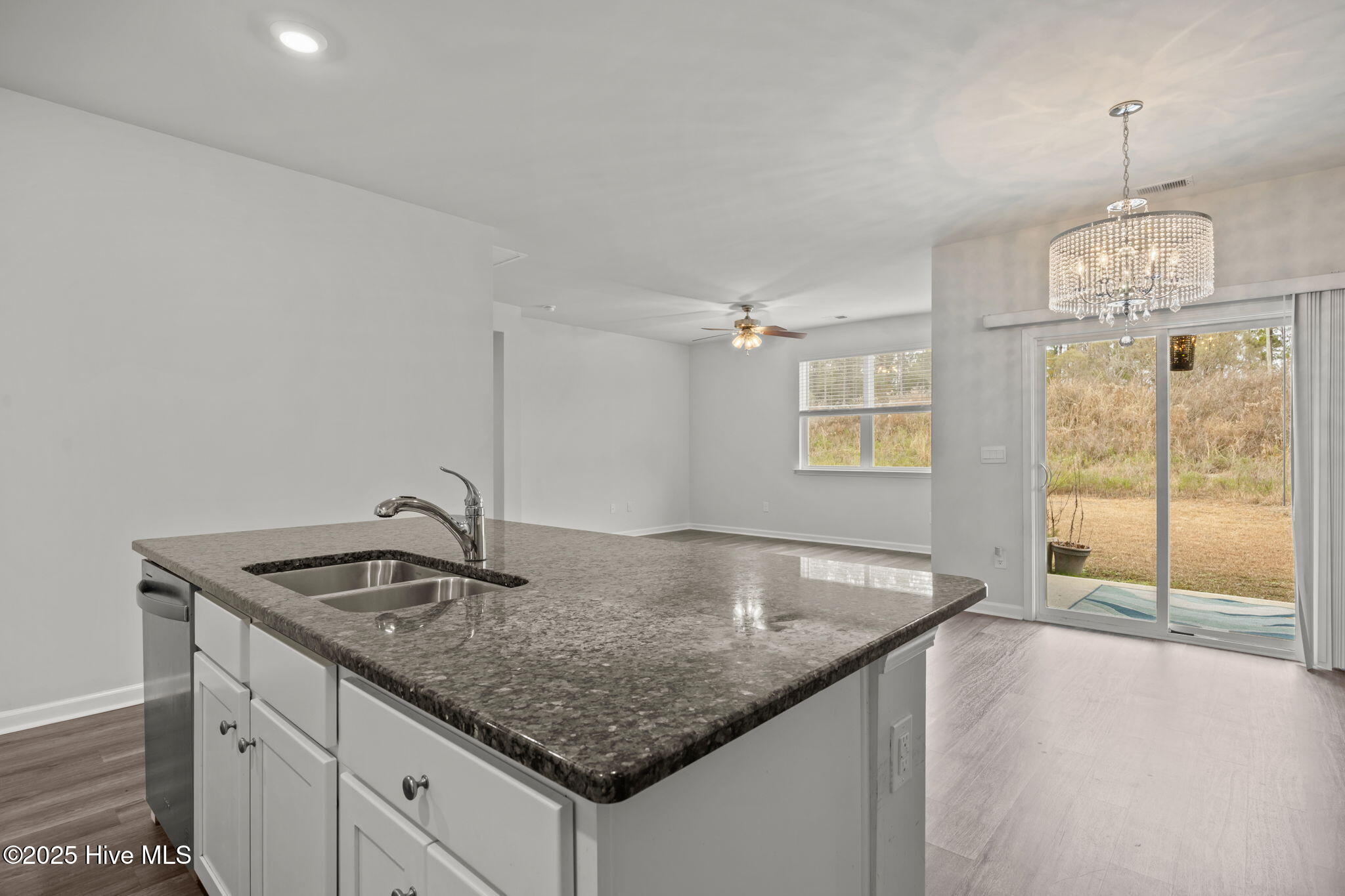 100546434 | Photo 10