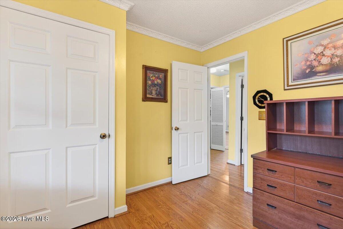 100549937 | Photo 32