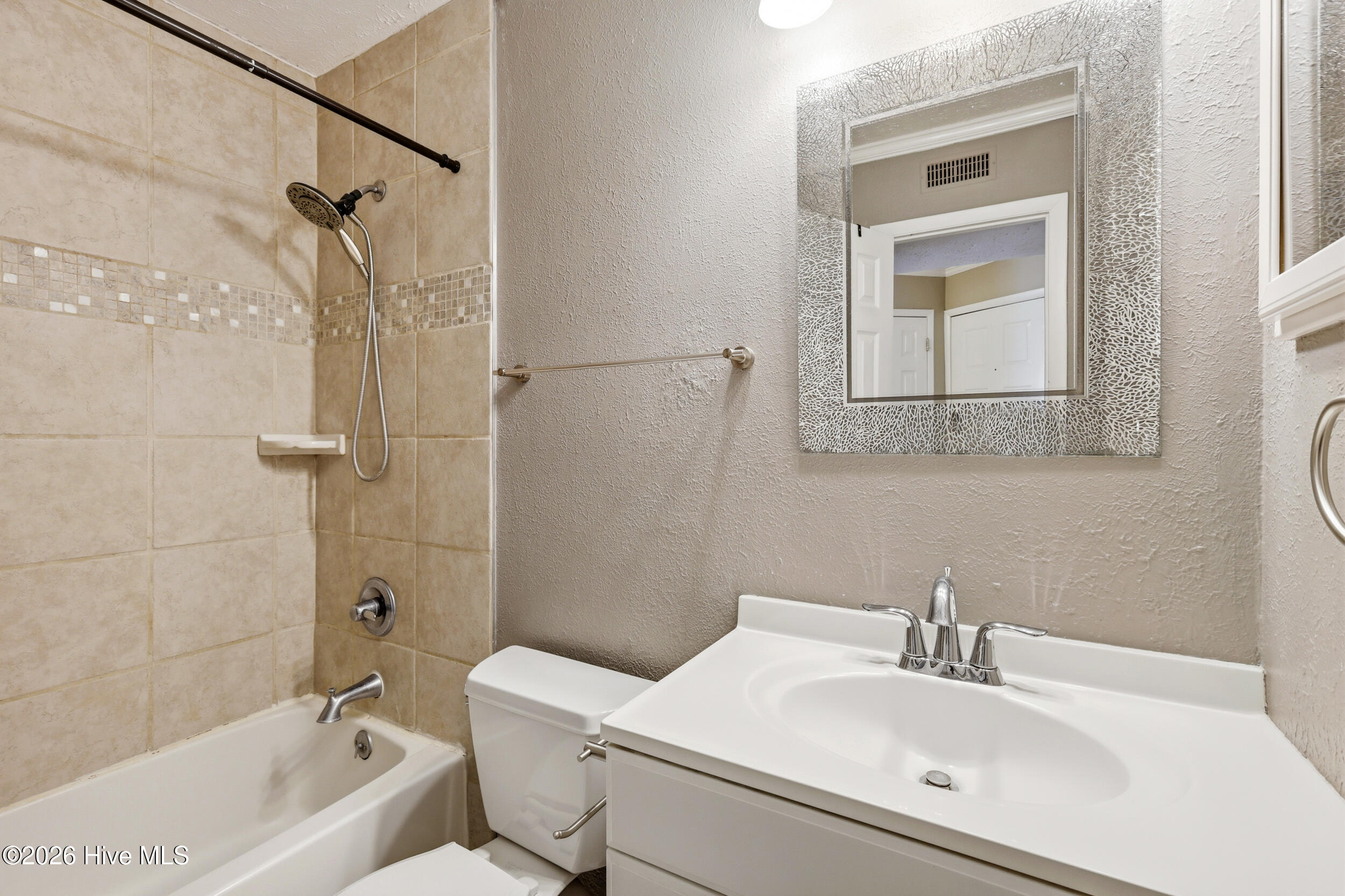 100557486 | Photo 21