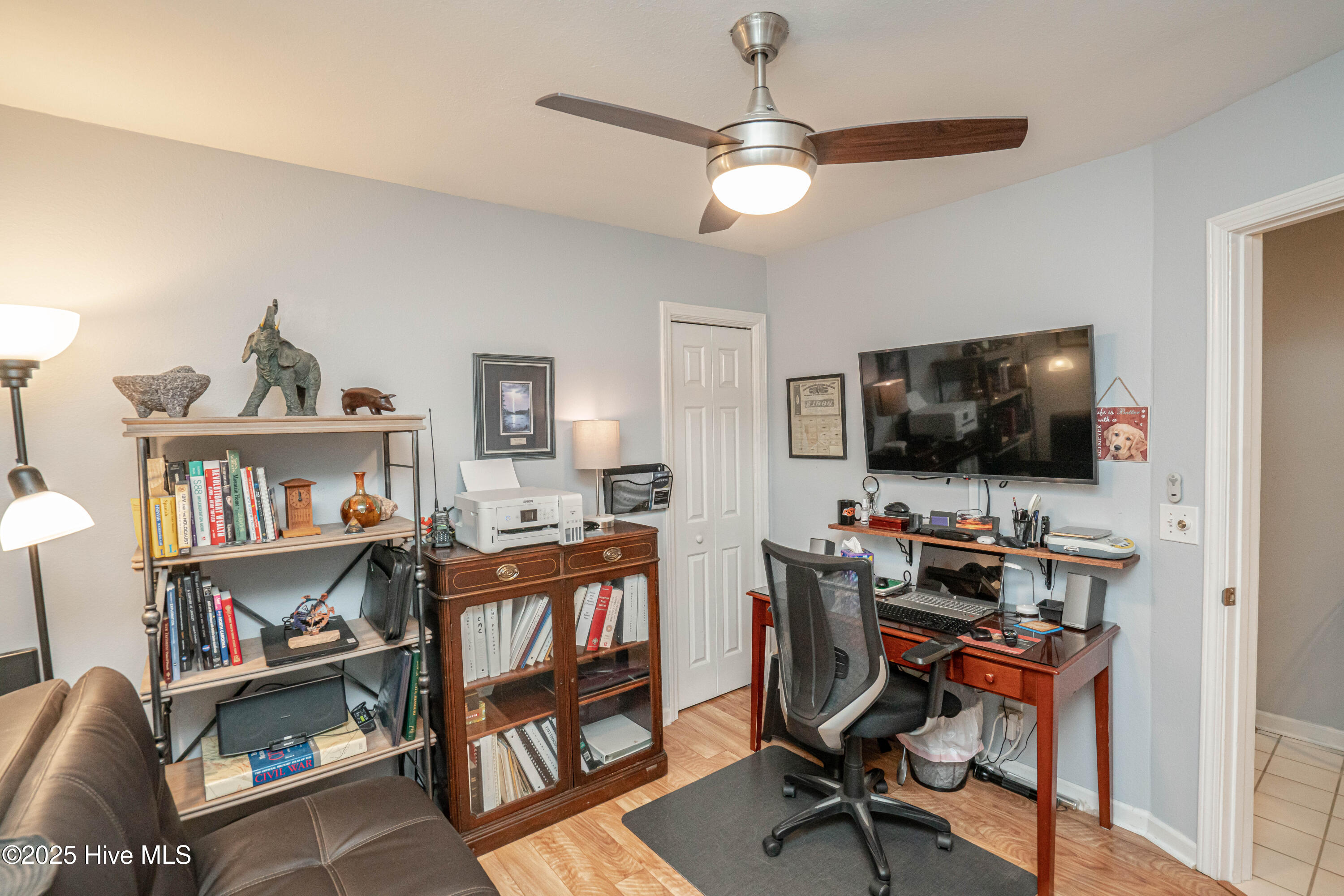 100536080 | Photo 33