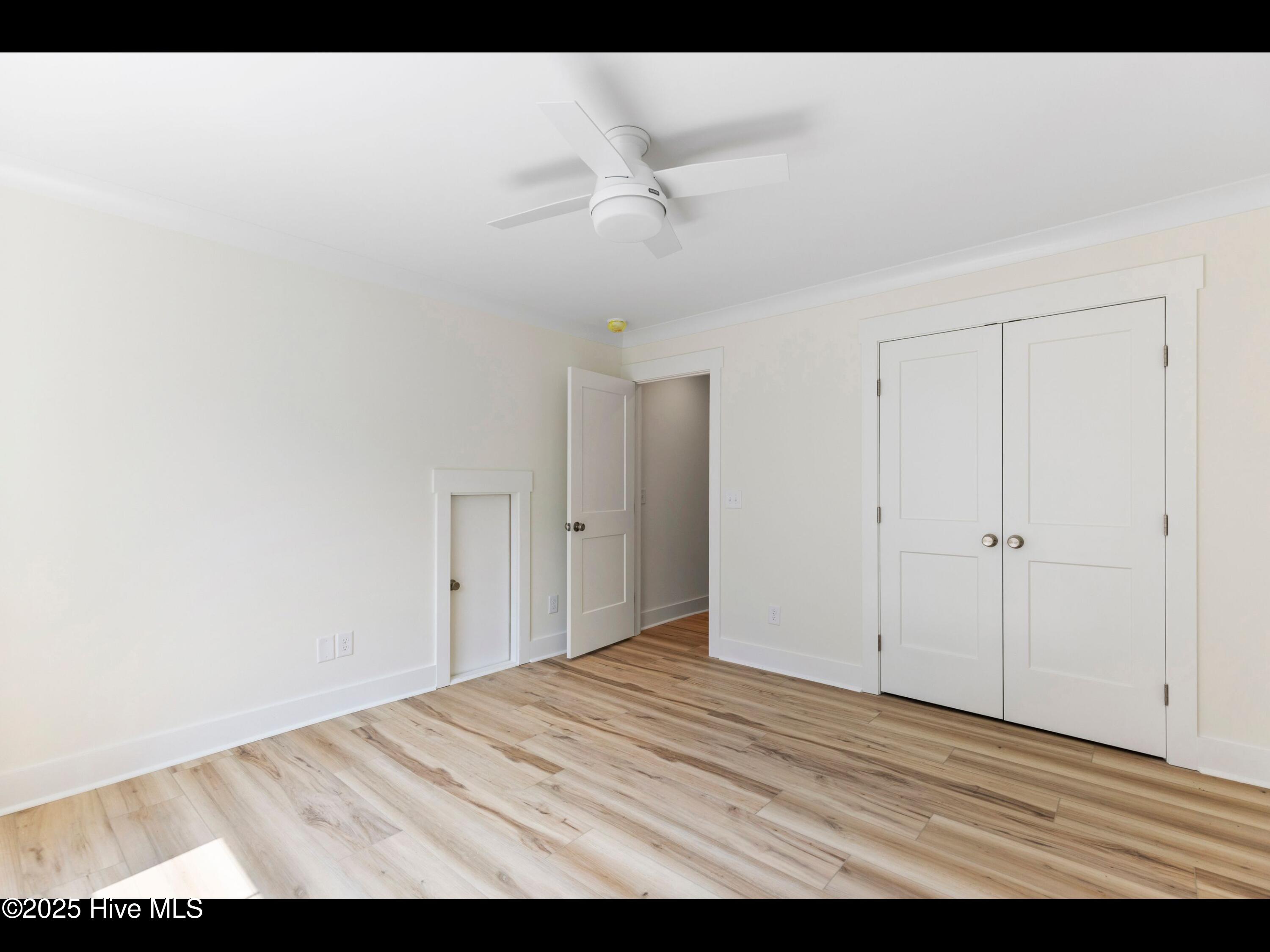 100490321 | Photo 44