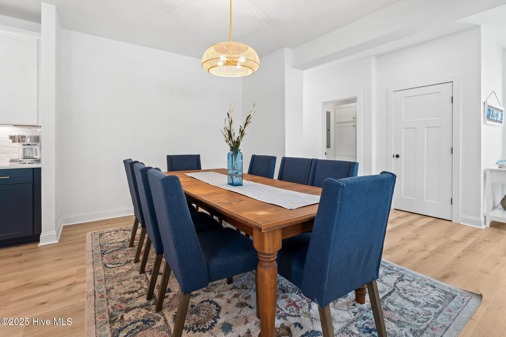 100548634 | Photo 24