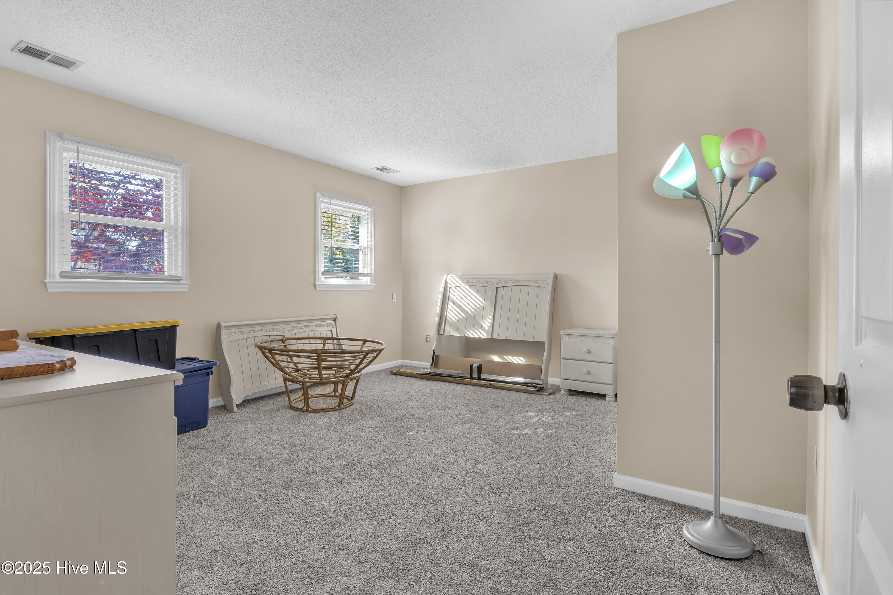 100480579 | Photo 30