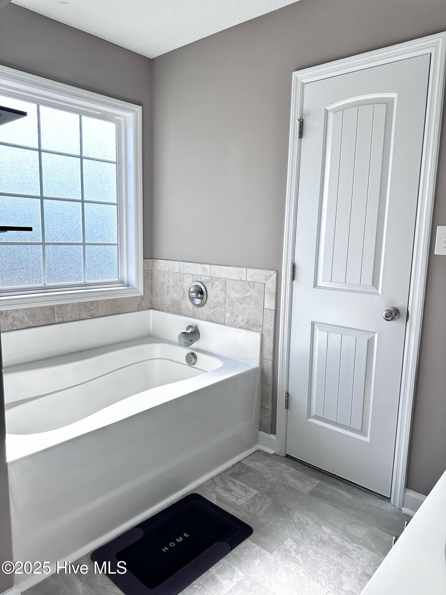 100545917 | Photo 36