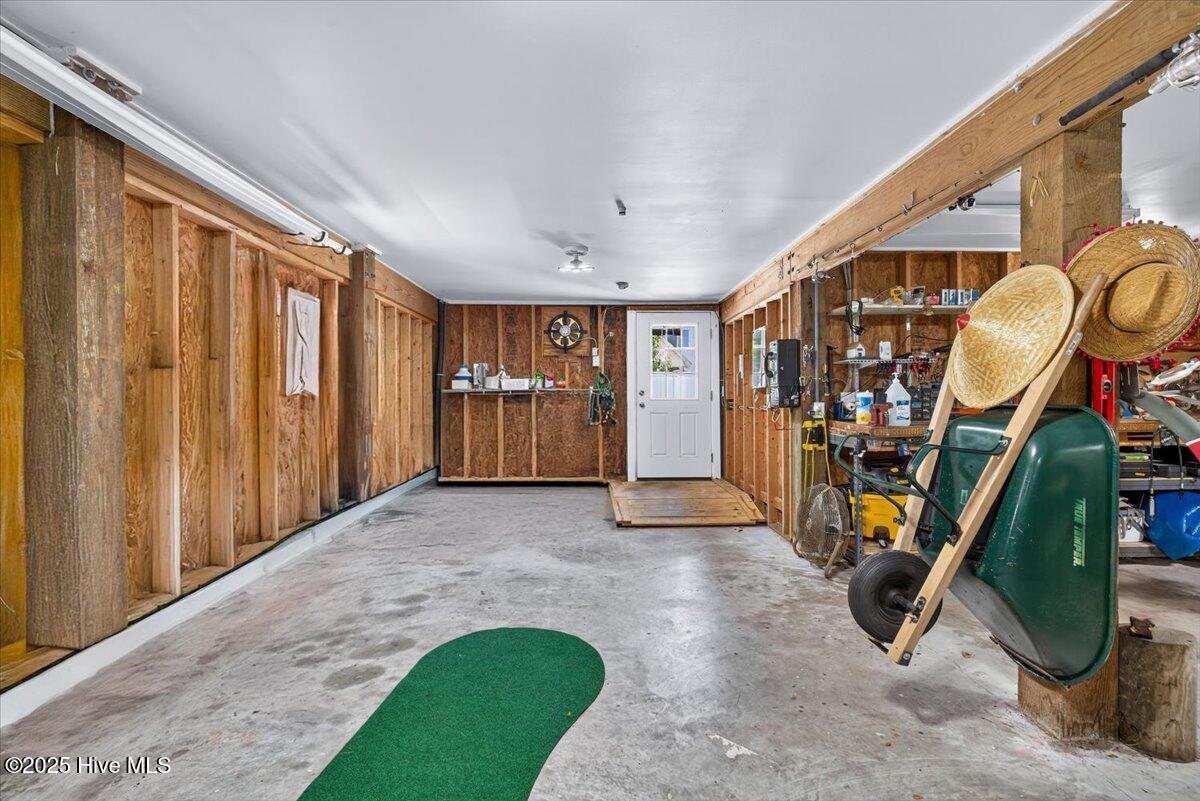 100514945 | Photo 51