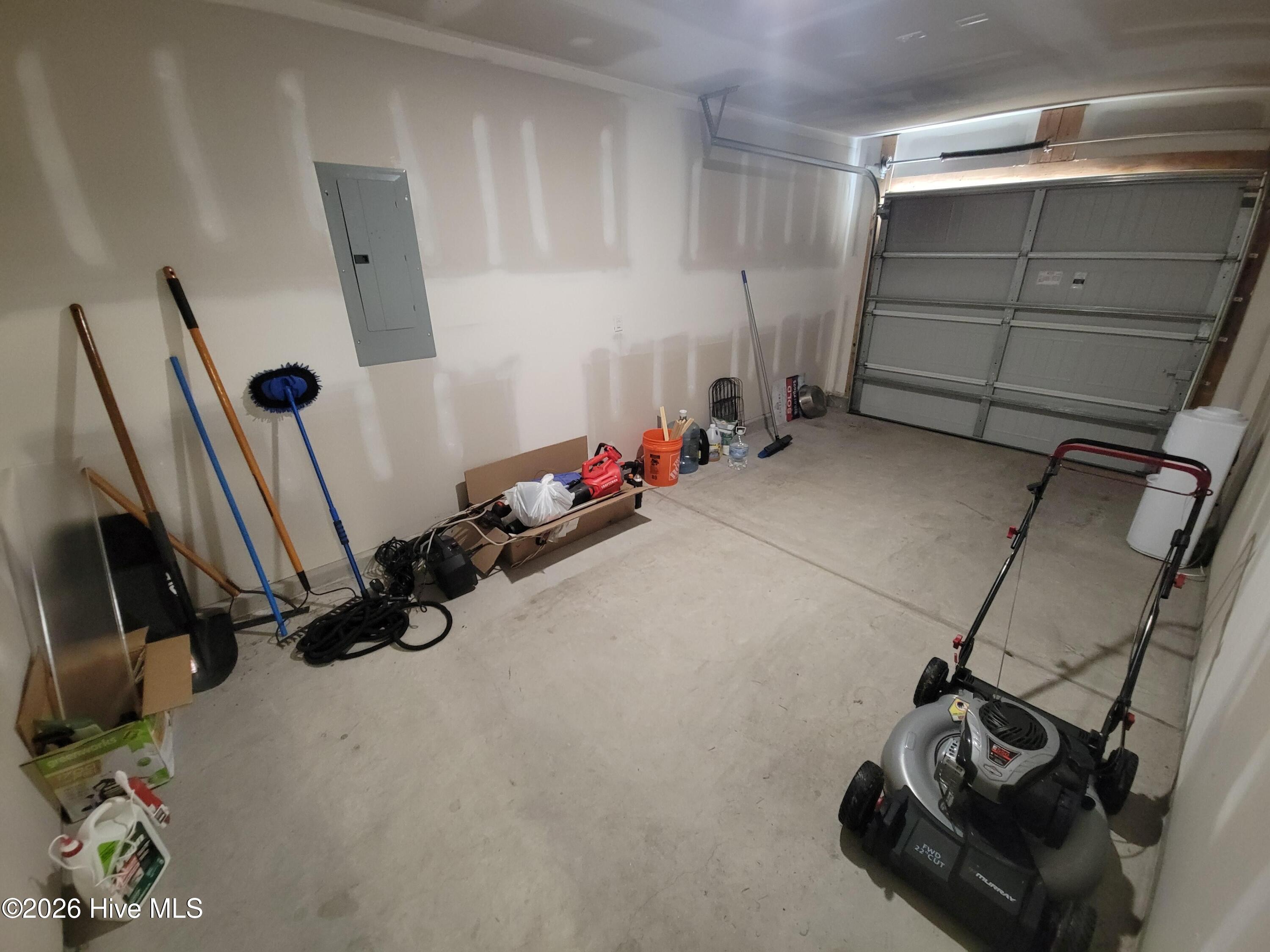 100566971 | Photo 14