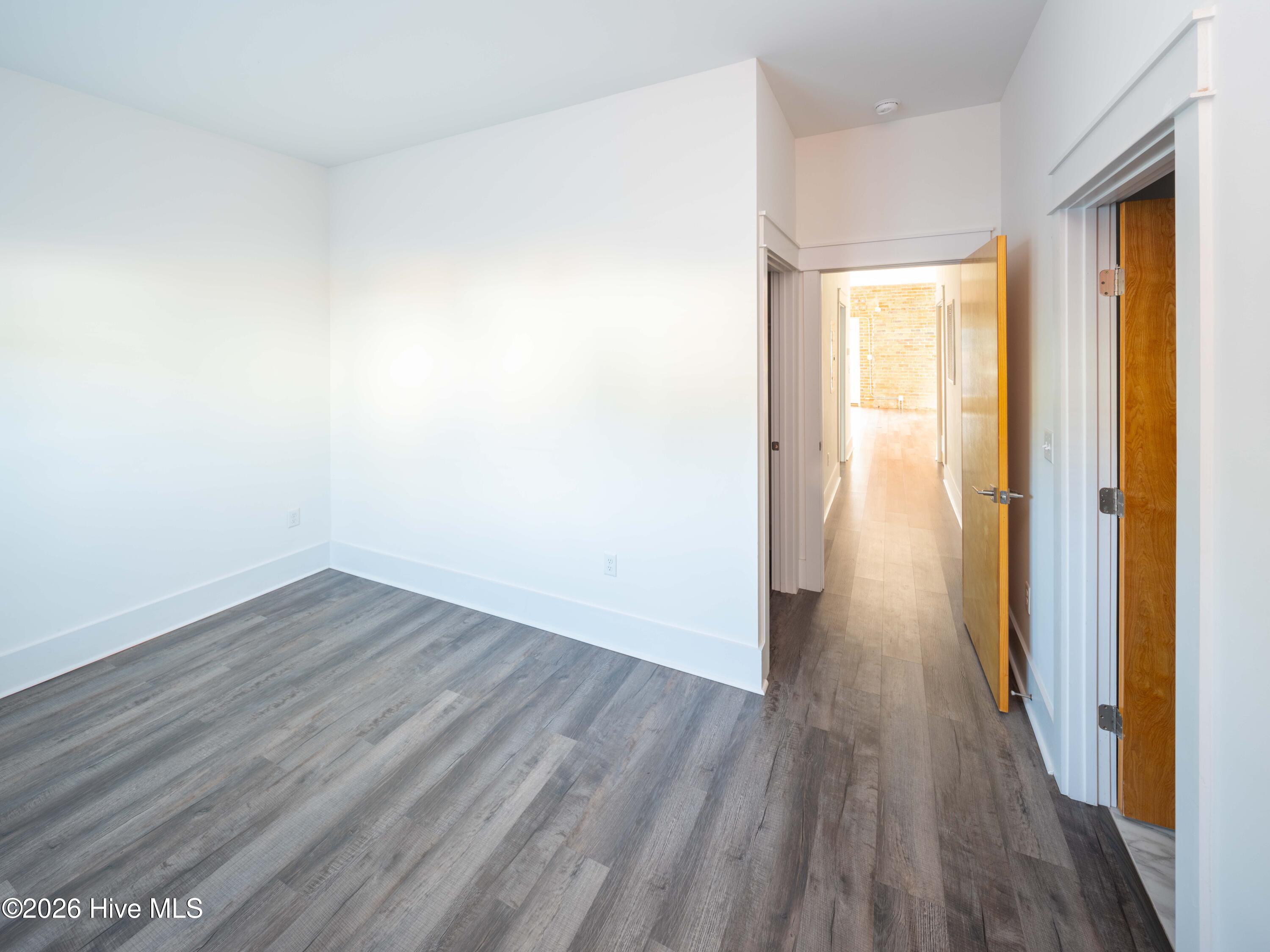 100549852 | Photo 41